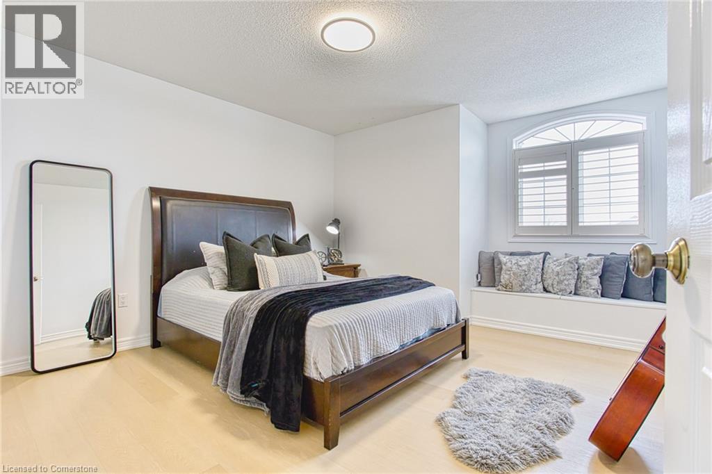 Photo 48 of 50 Tuscani Drive, Hamilton ON