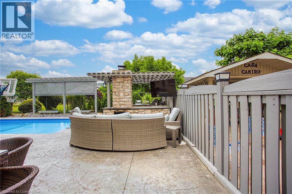 Photo 6 of 50 Tuscani Drive, Hamilton ON