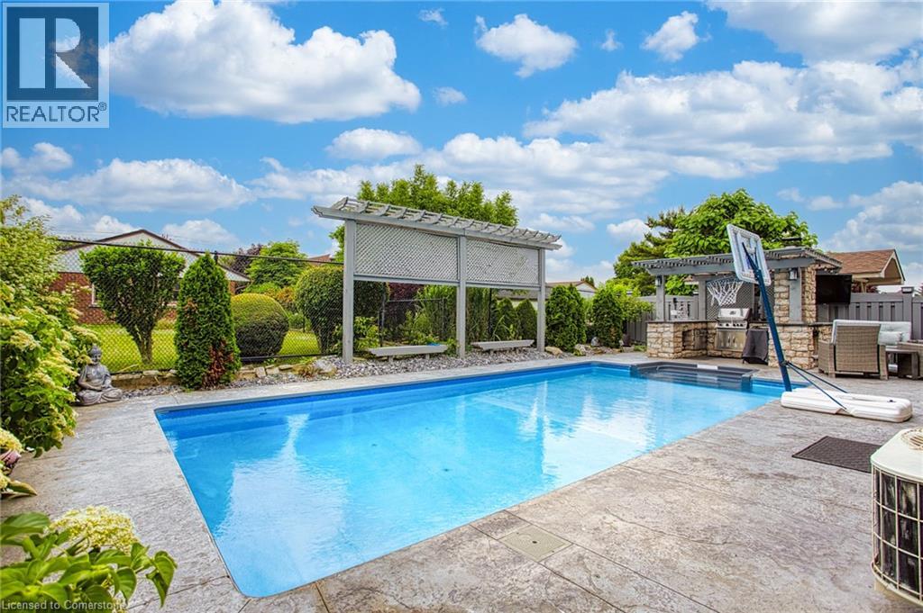 Photo 12 of 50 Tuscani Drive, Hamilton ON