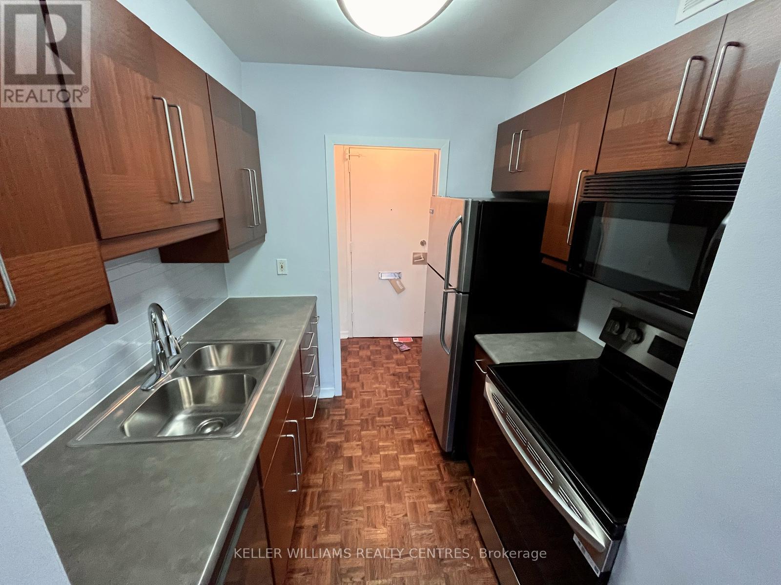 Photo 18 of 402 335 Lonsdale Road, Toronto ON