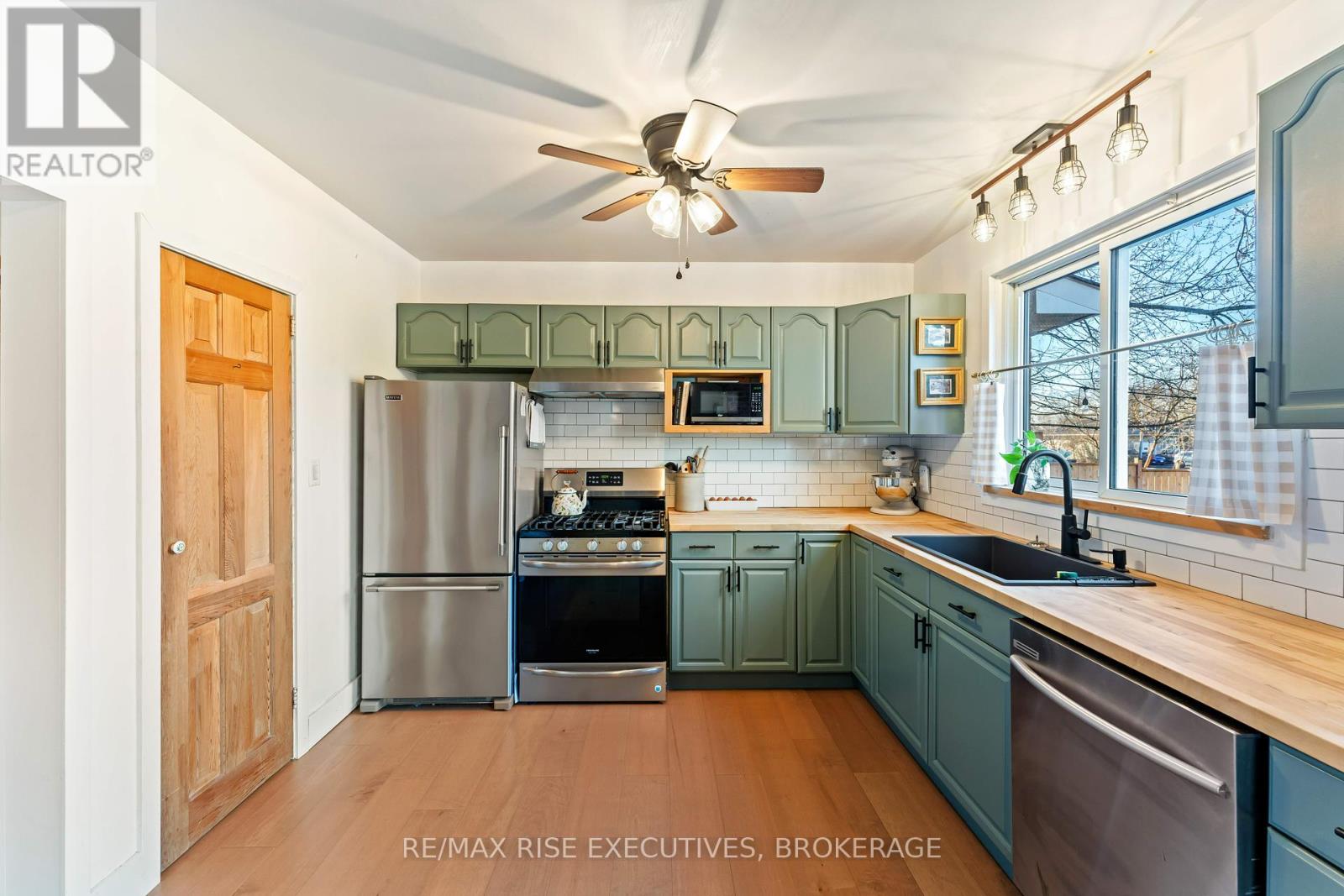 Photo 28 of 1267 Leyton Avenue, Kingston ON