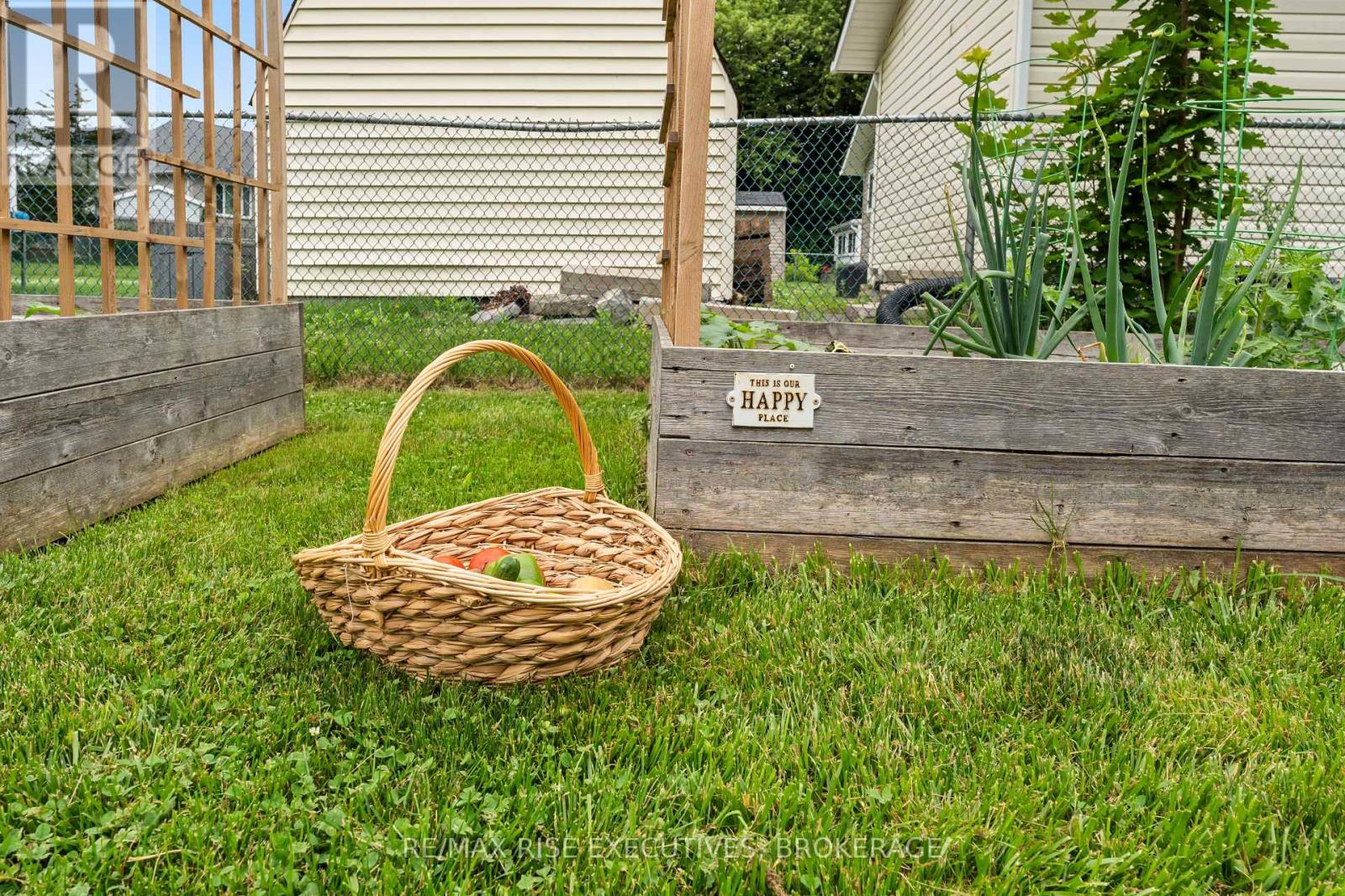 Photo 18 of 1267 Leyton Avenue, Kingston ON