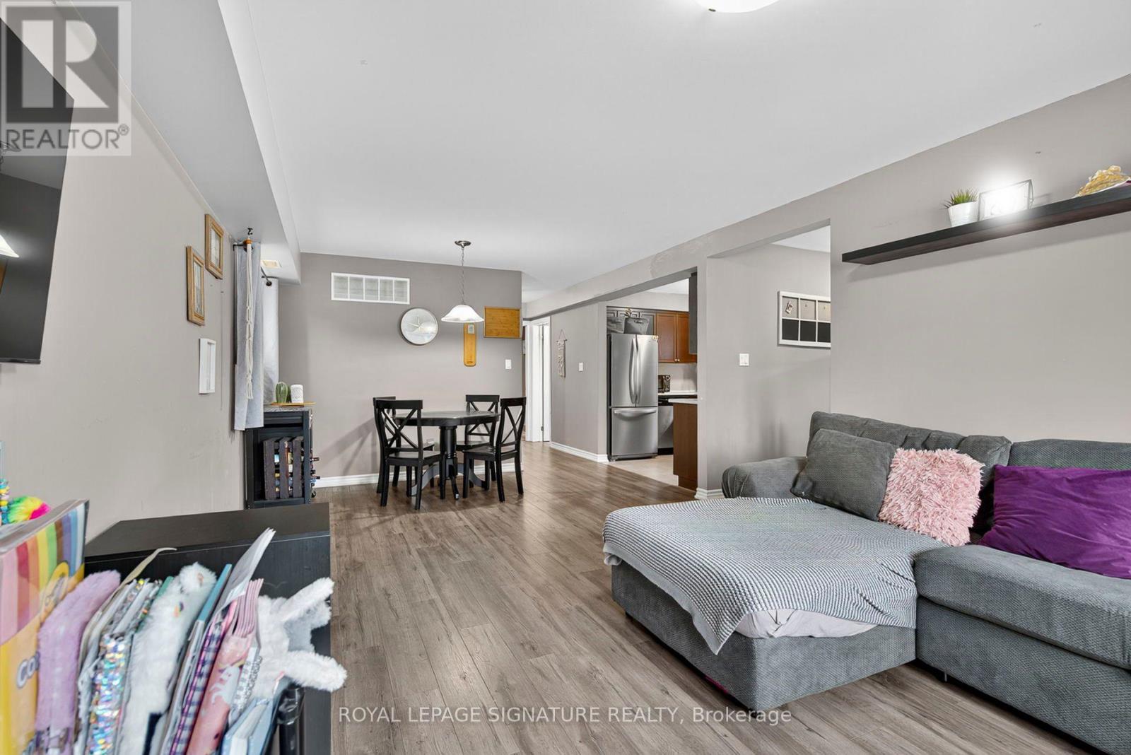 Photo 5 of 214 Celina Street, Oshawa ON