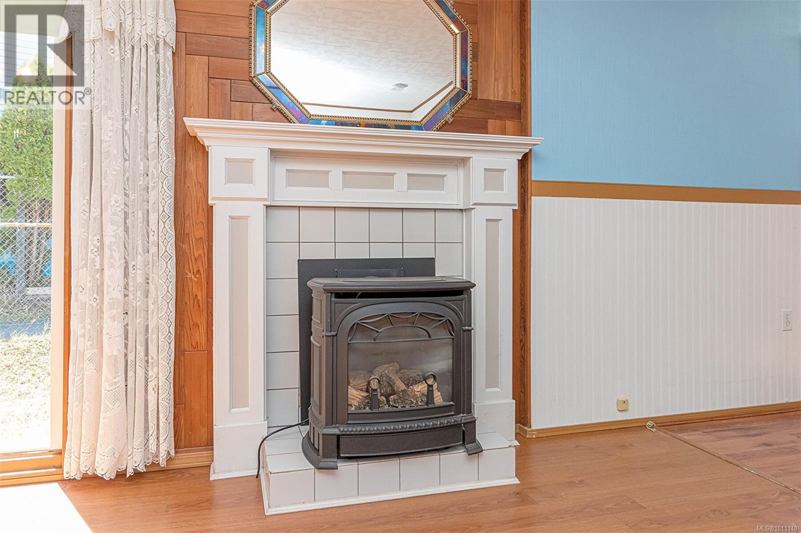 Photo 15 of 402 Symonds St, Ladysmith BC