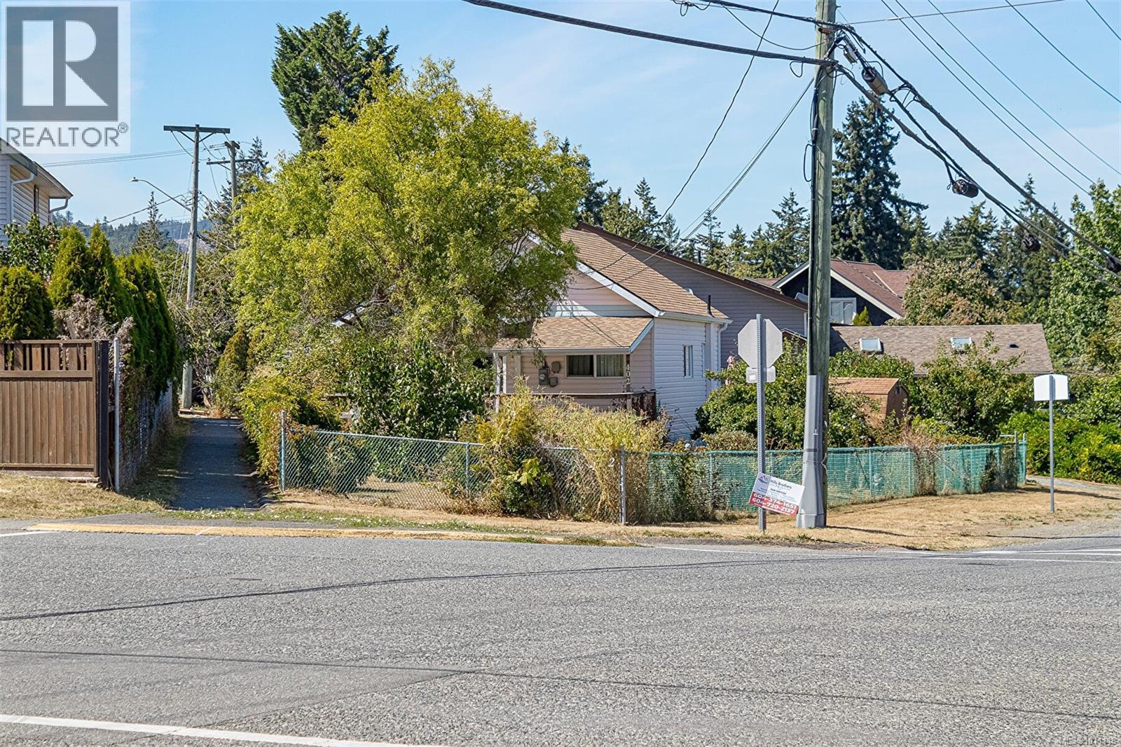 Photo 42 of 402 Symonds St, Ladysmith BC