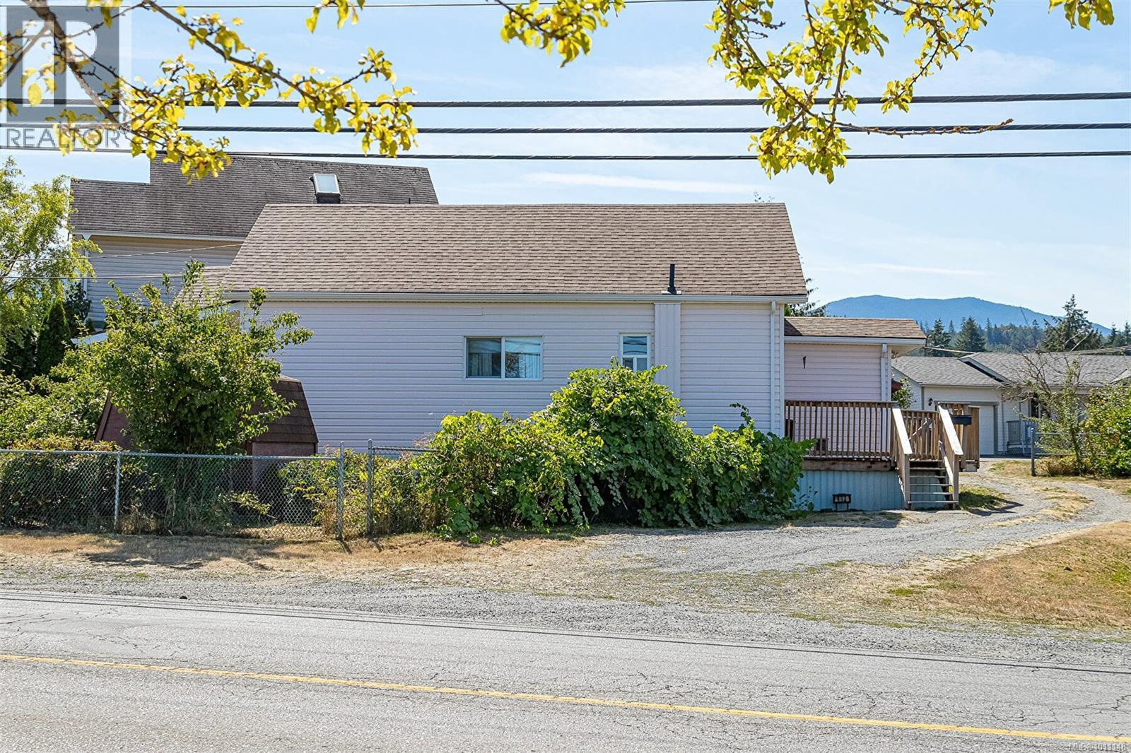 Photo 13 of 402 Symonds St, Ladysmith BC