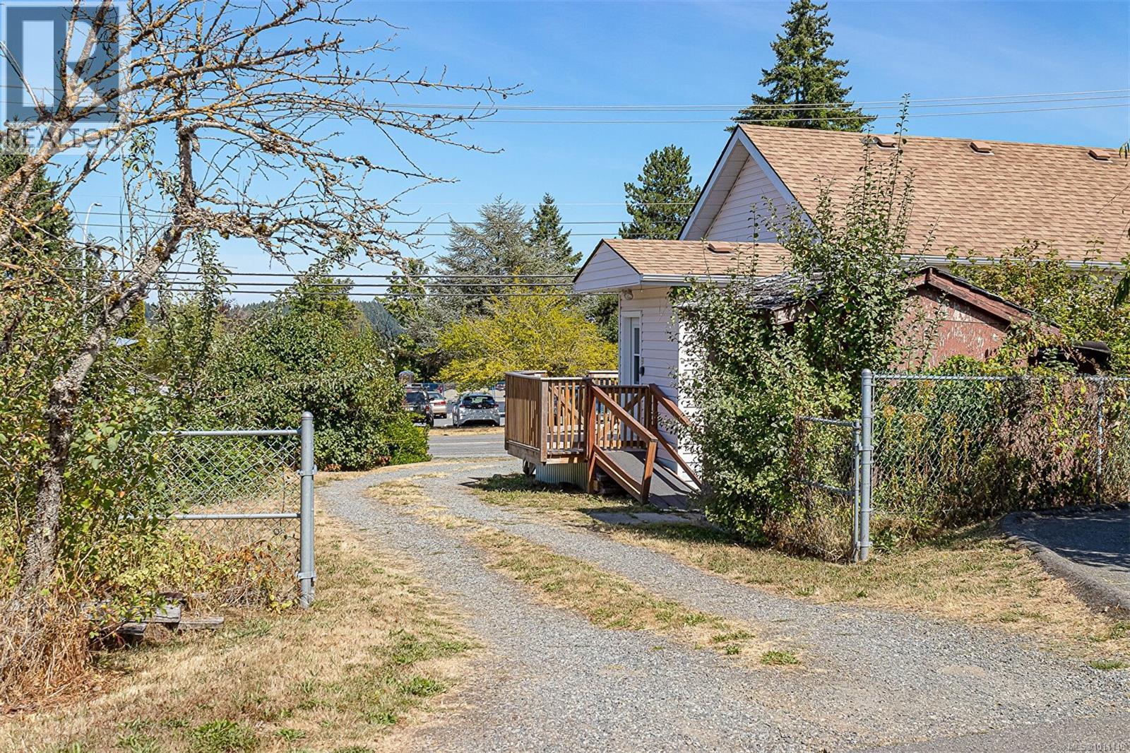 Photo 3 of 402 Symonds St, Ladysmith BC