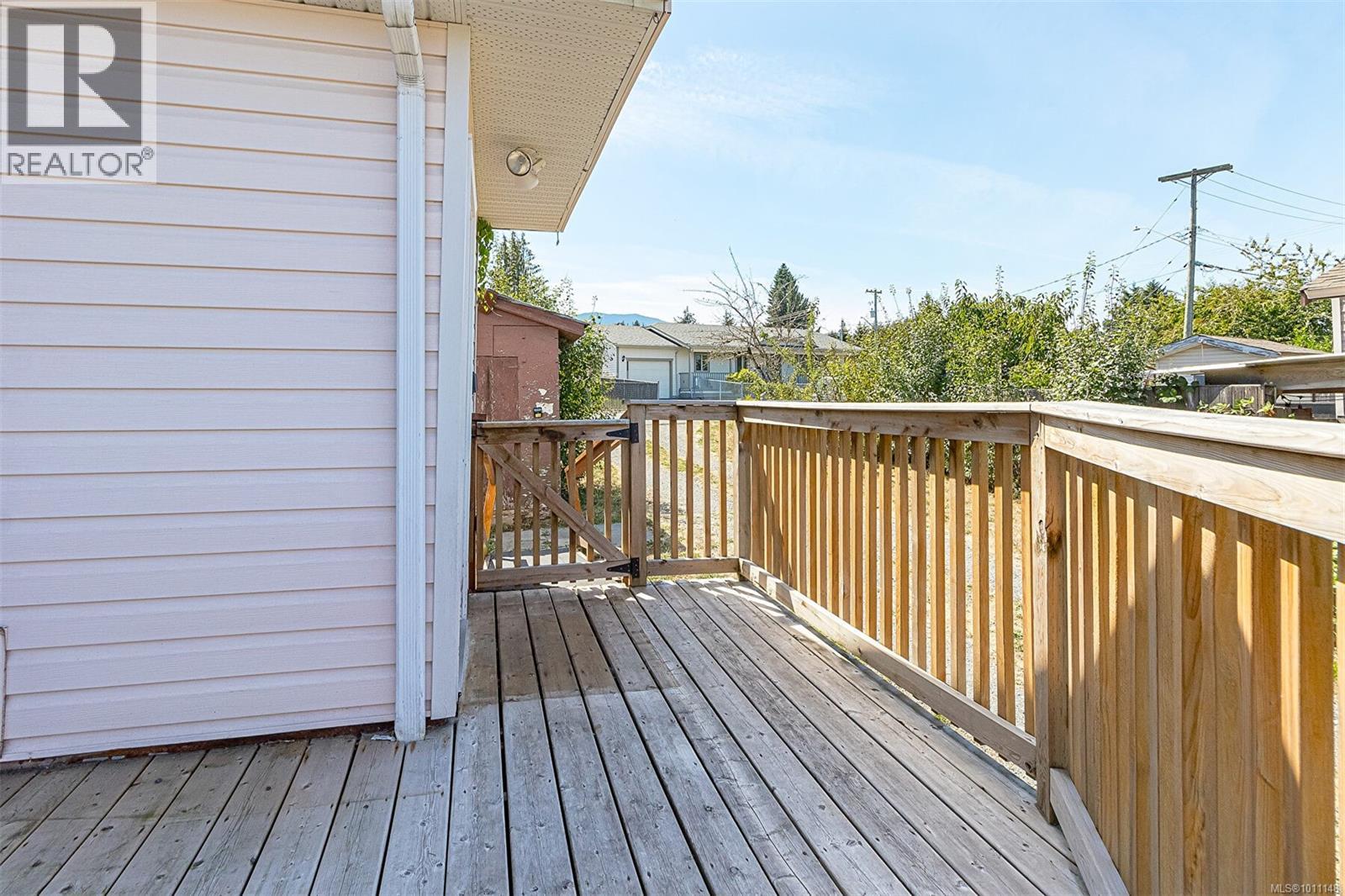 Photo 11 of 402 Symonds St, Ladysmith BC