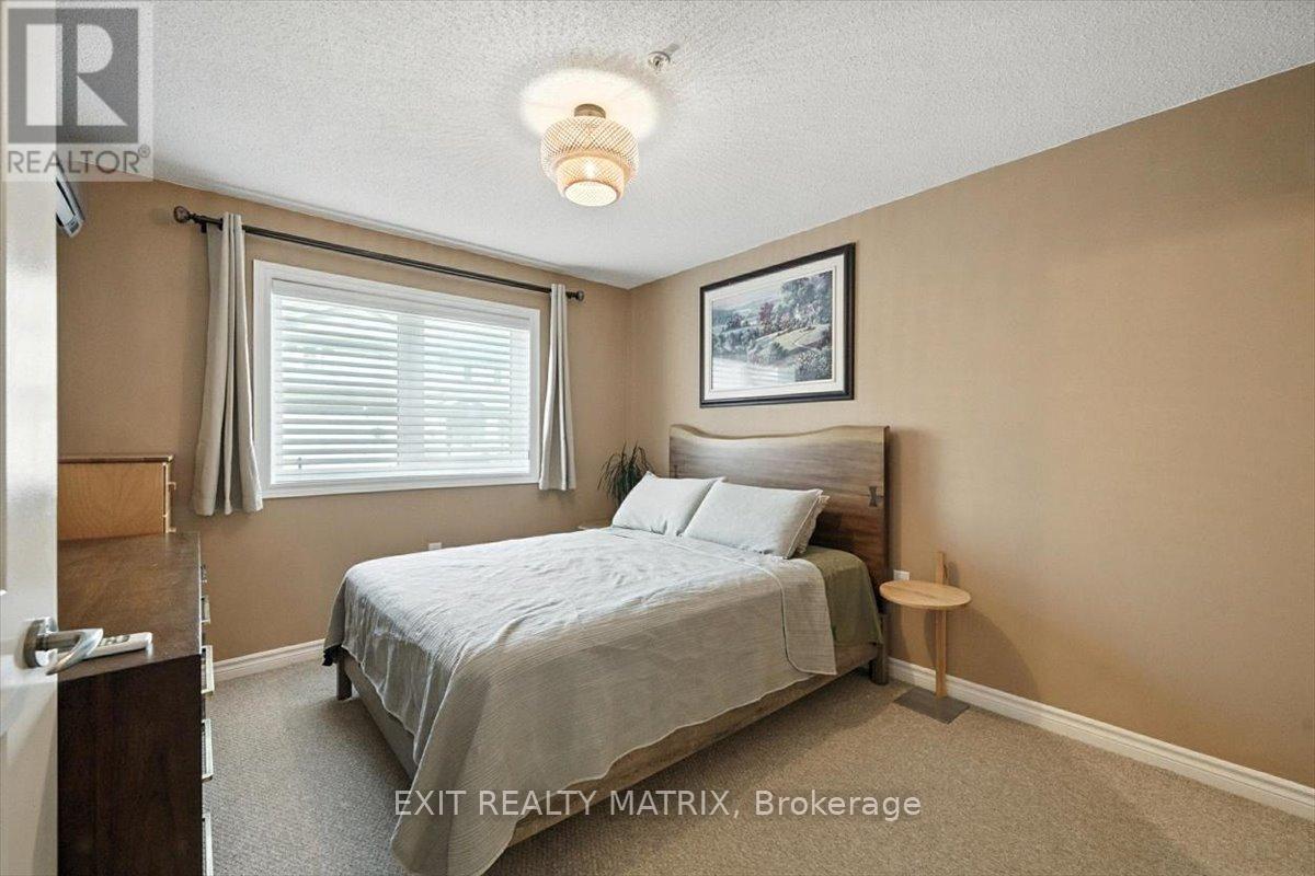 Photo 11 of 108 141 Potts Private, Ottawa ON