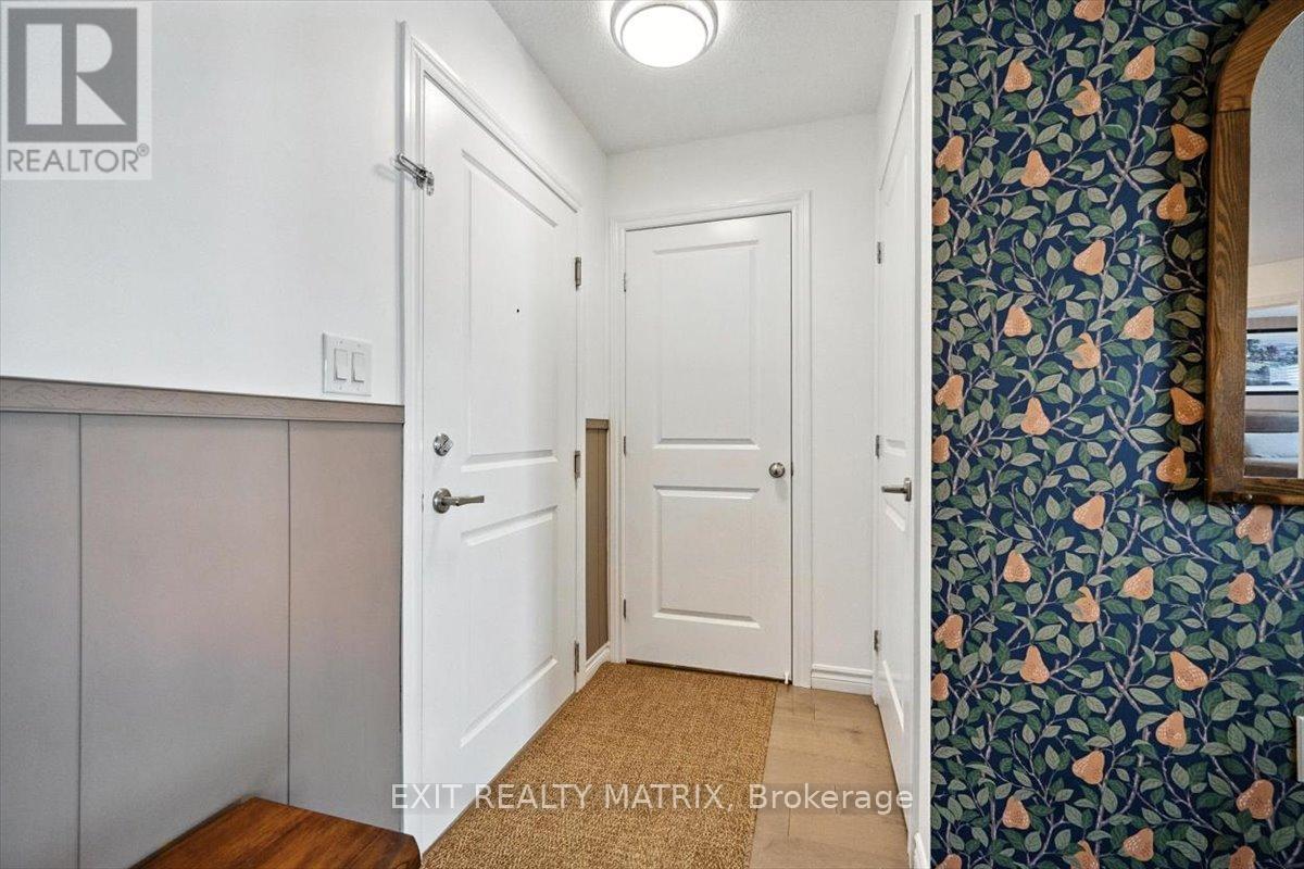 Photo 4 of 108 141 Potts Private, Ottawa ON