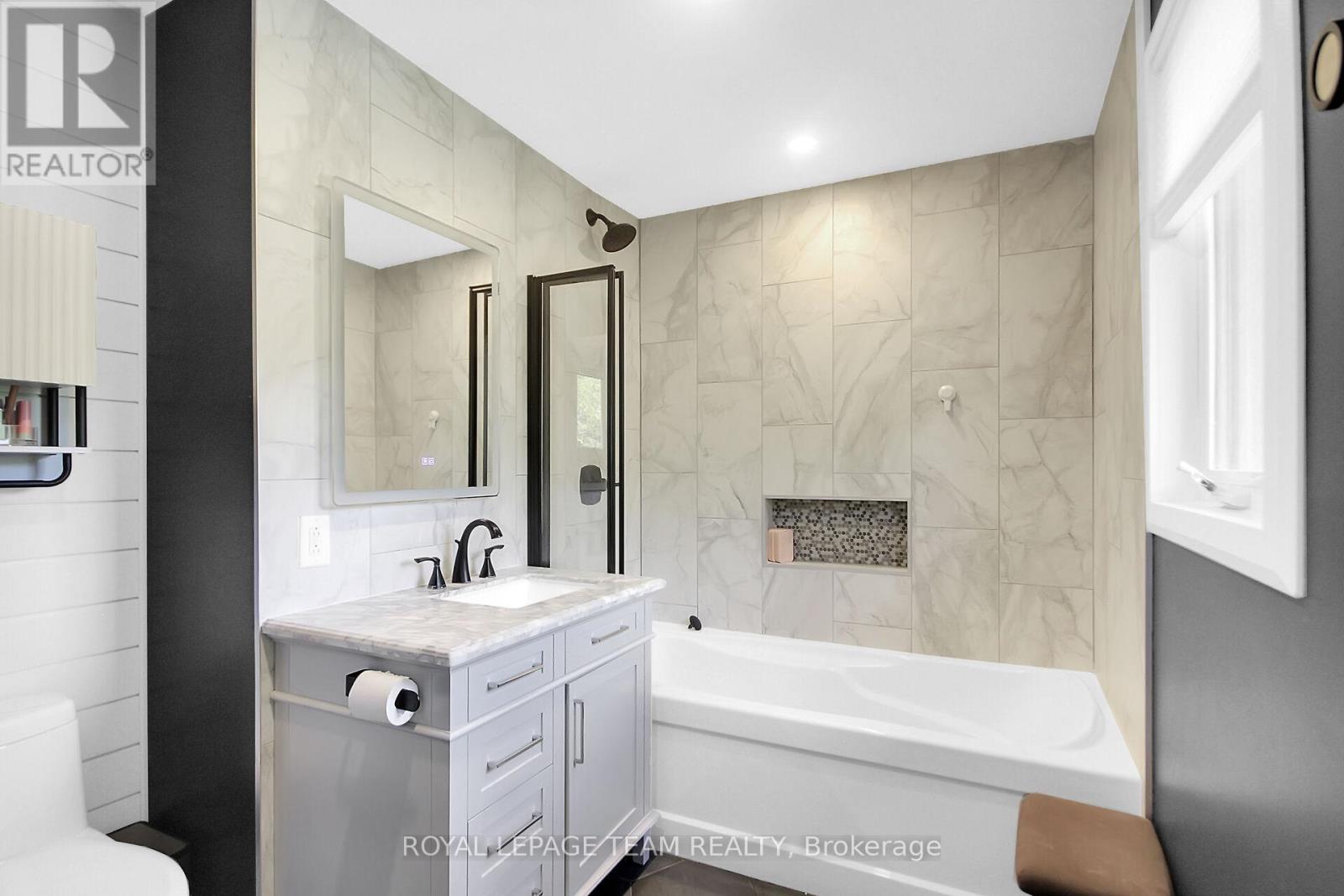Photo 31 of 7117 Quinnfield Way, Ottawa ON