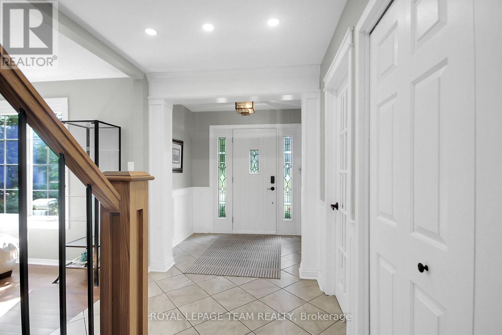 Photo 12 of 7117 Quinnfield Way, Ottawa ON