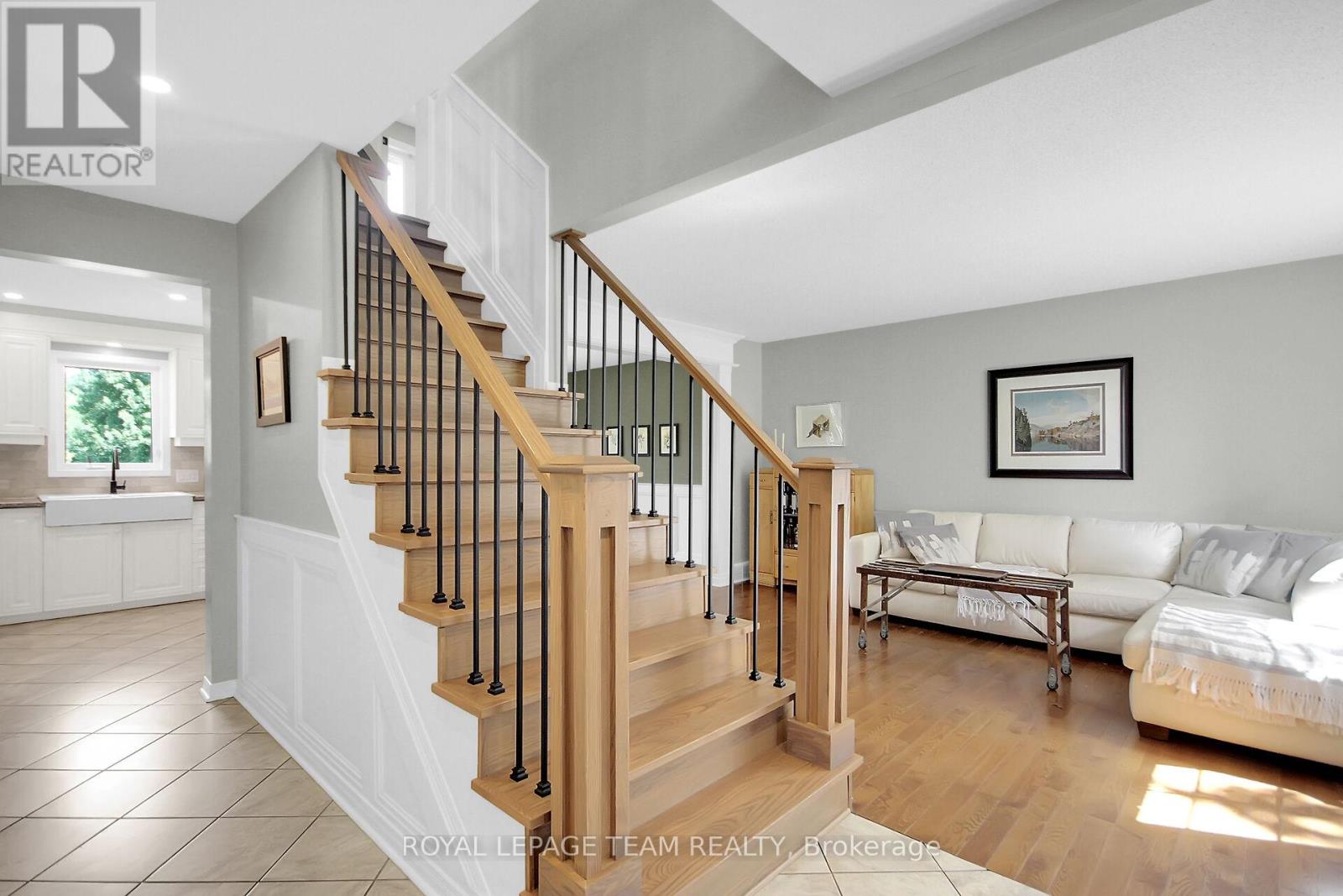 Photo 4 of 7117 Quinnfield Way, Ottawa ON
