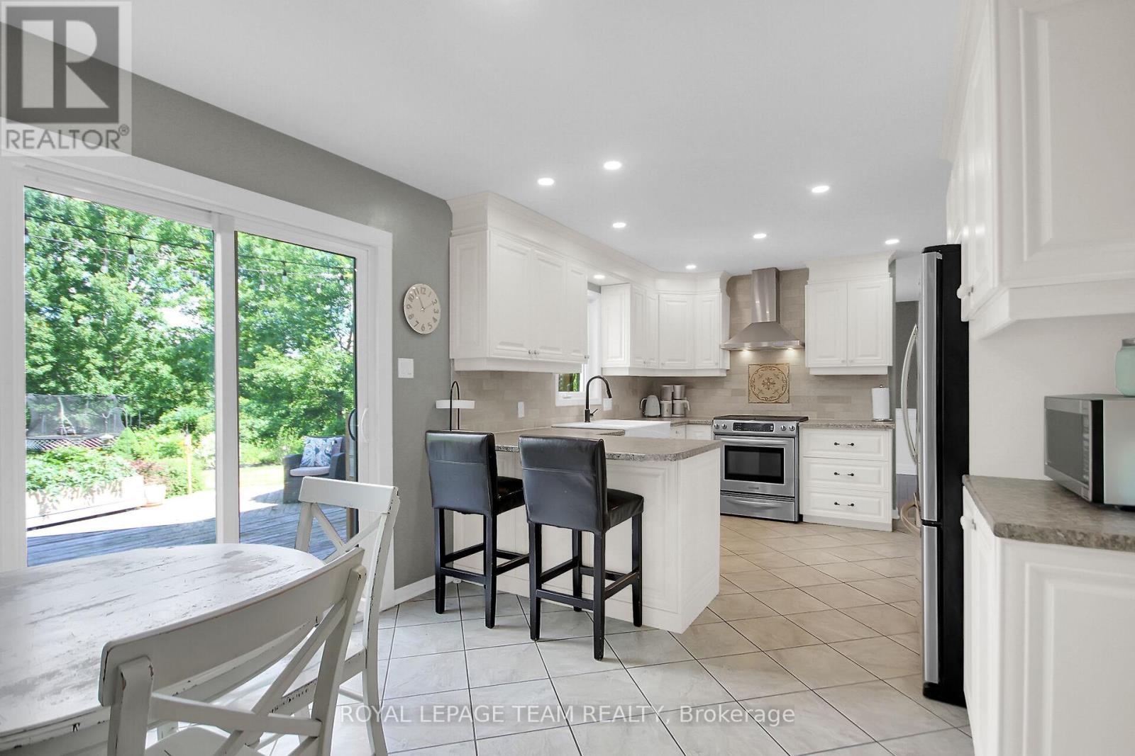 Photo 19 of 7117 Quinnfield Way, Ottawa ON
