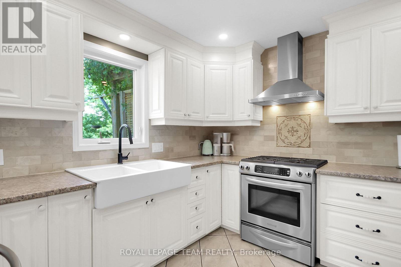 Photo 8 of 7117 Quinnfield Way, Ottawa ON