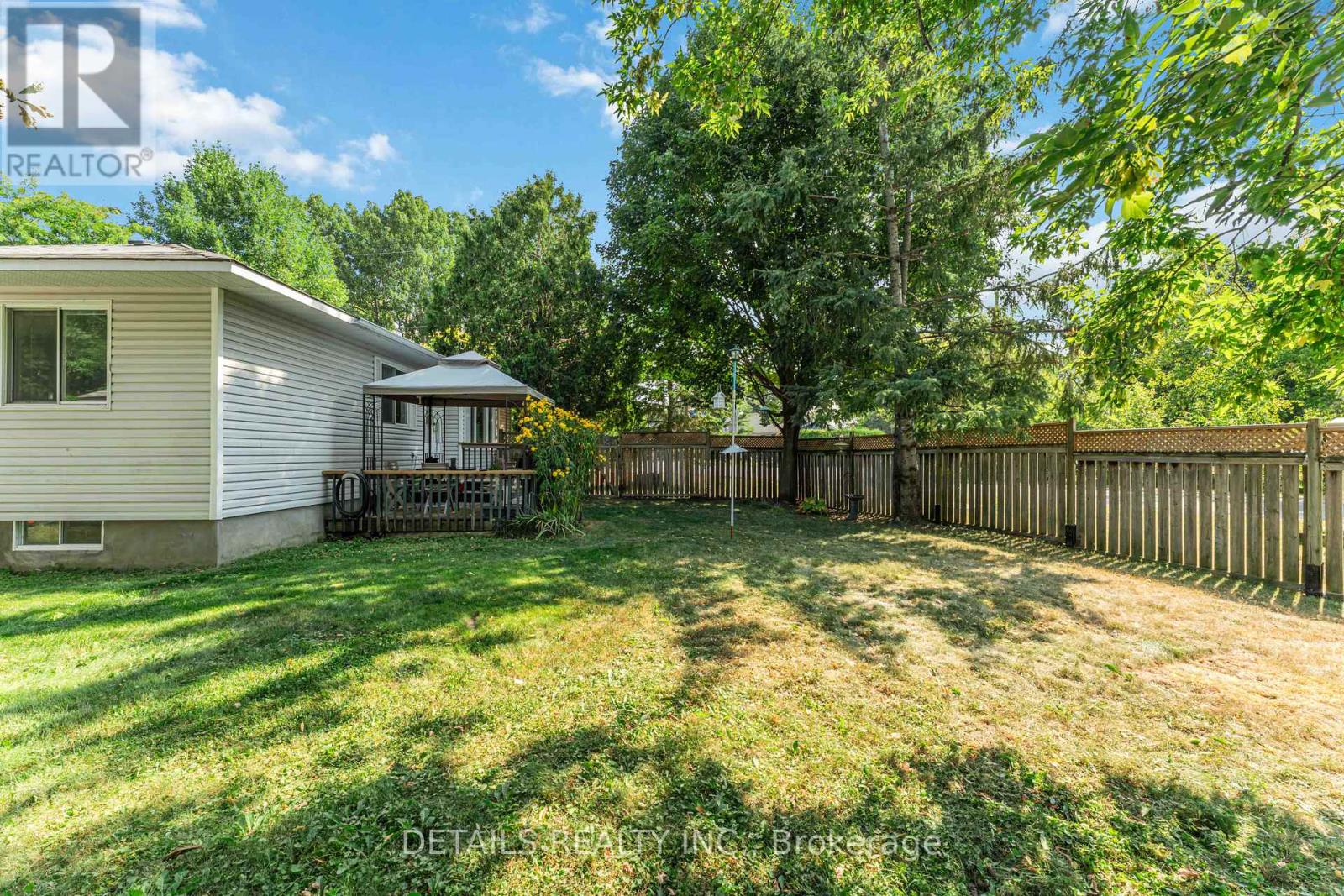 Photo 23 of 12 Henry Goulburn Way, Ottawa ON