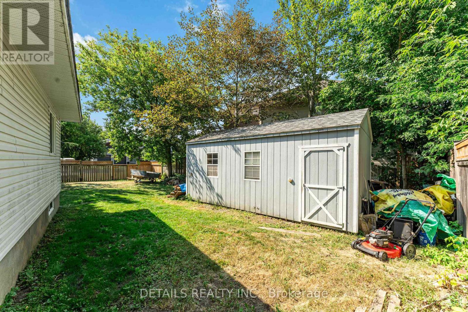 Photo 25 of 12 Henry Goulburn Way, Ottawa ON