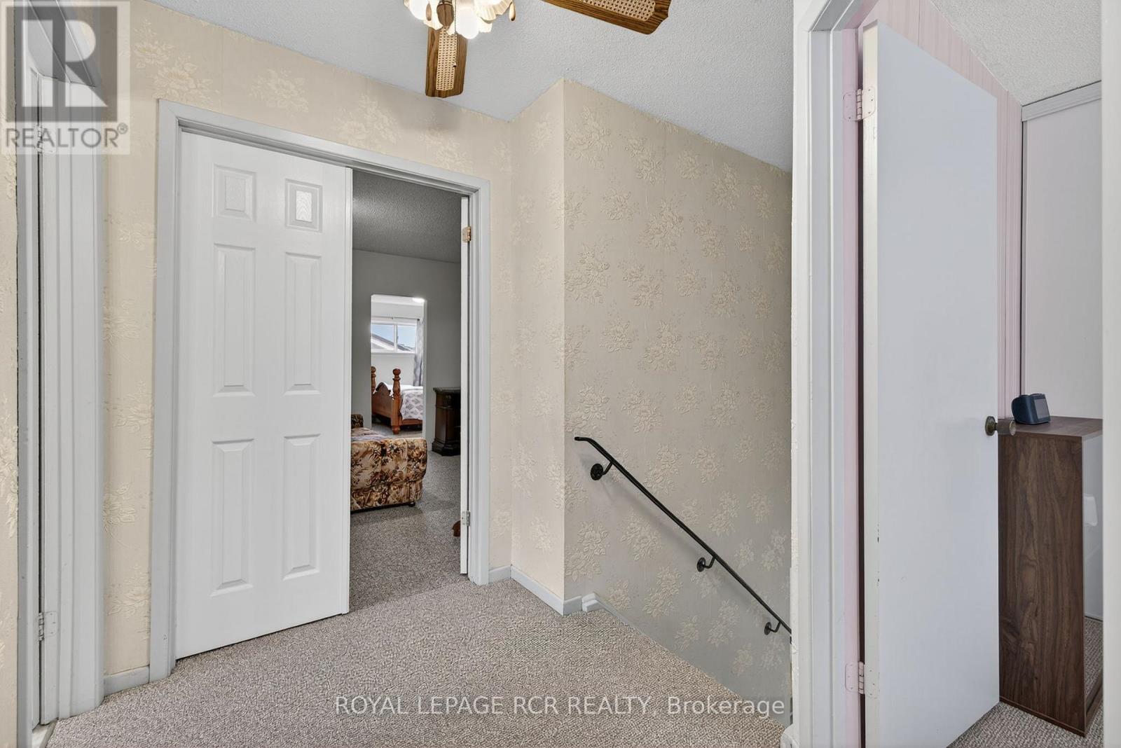 Photo 20 of 856 Magnolia Avenue, Newmarket ON