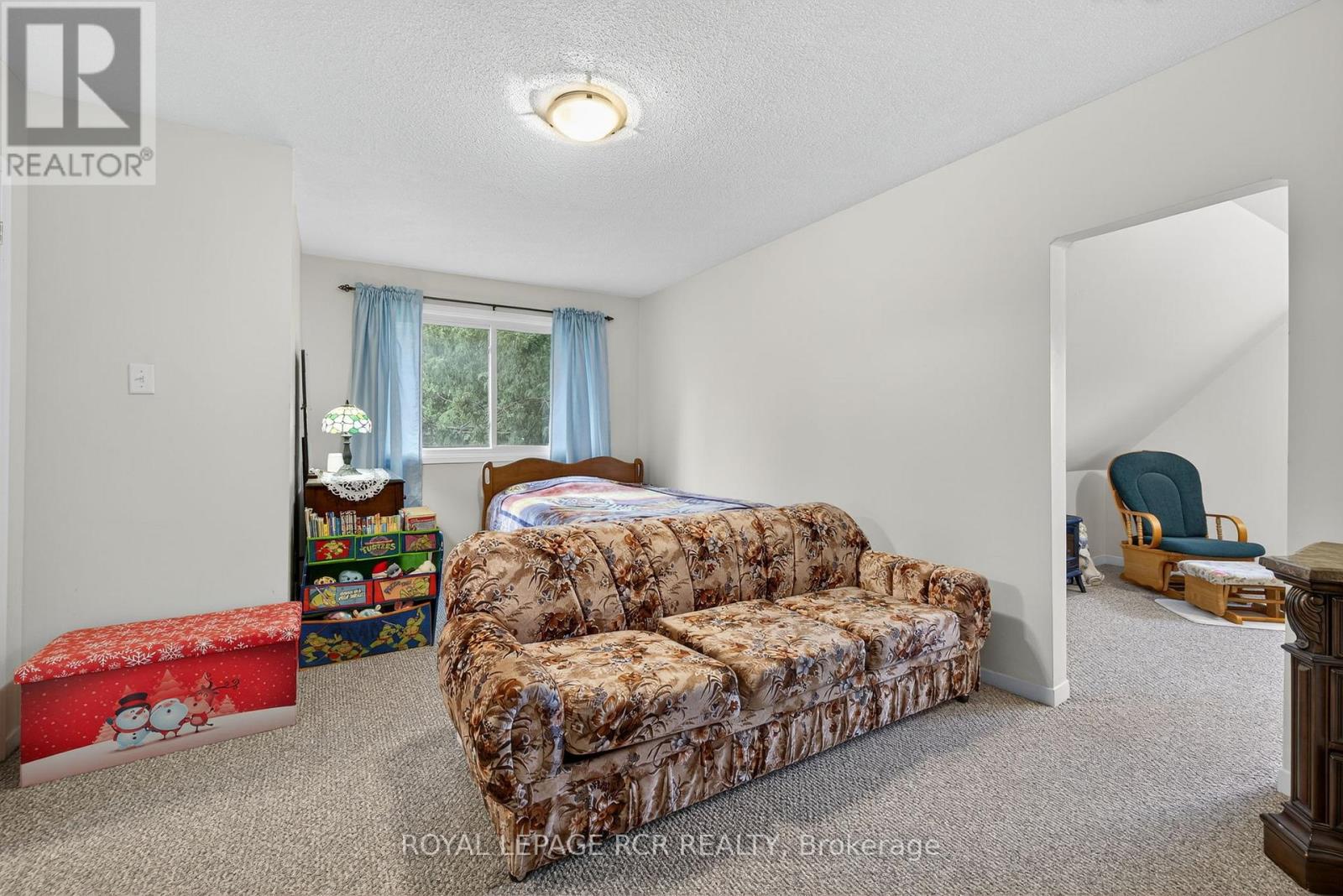 Photo 26 of 856 Magnolia Avenue, Newmarket ON