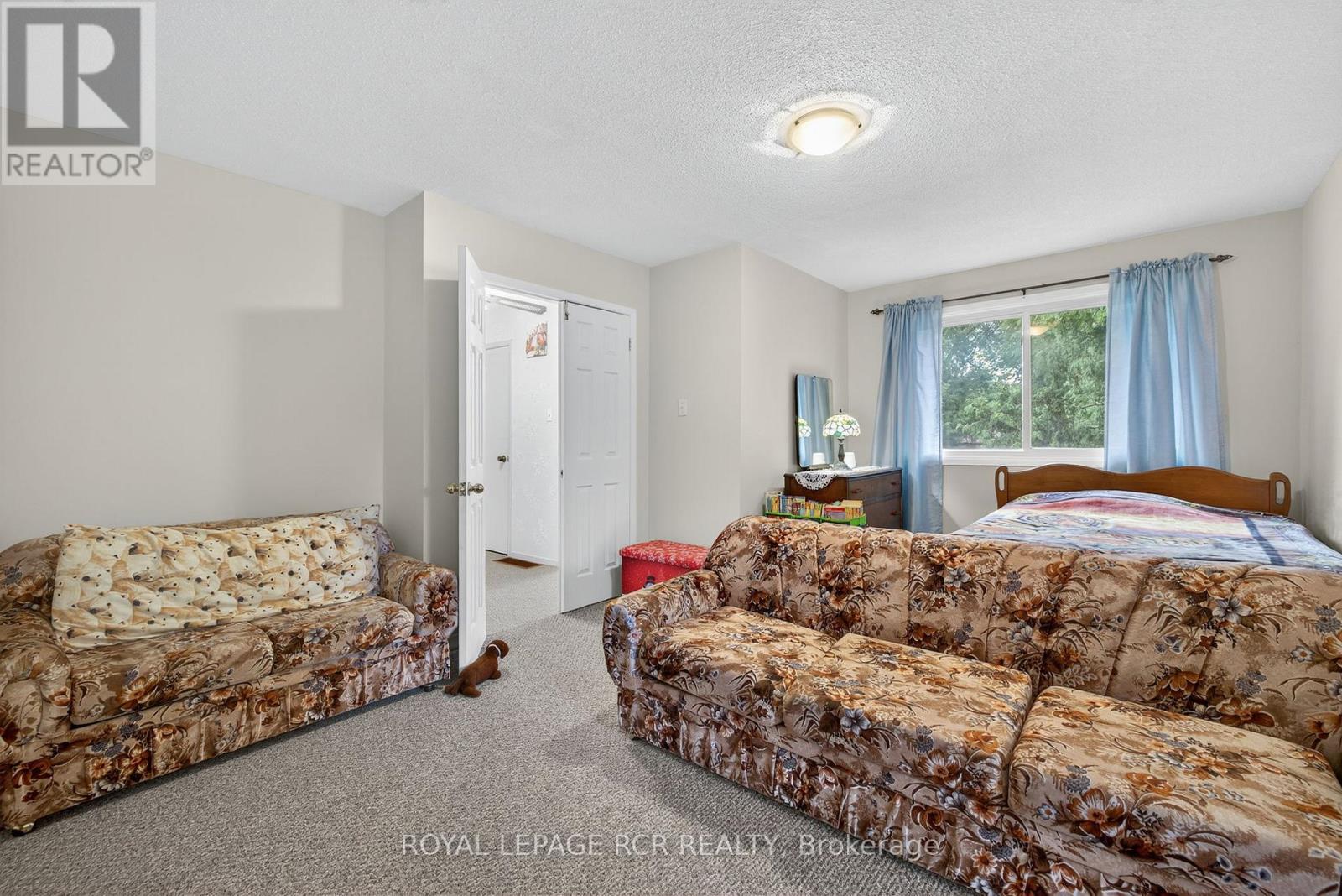 Photo 27 of 856 Magnolia Avenue, Newmarket ON