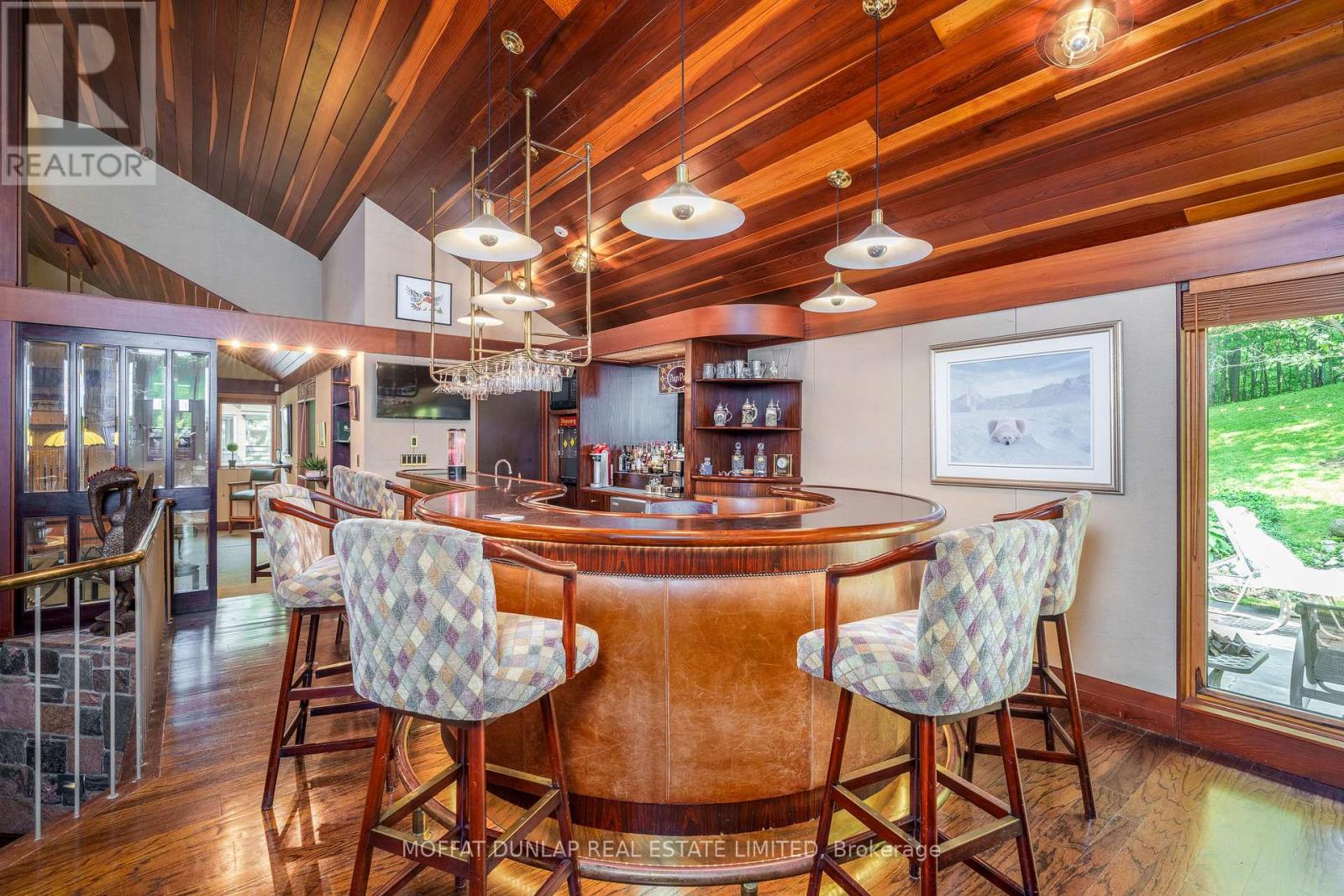 Photo 12 of 20 Woodsend Crescent, Aurora ON