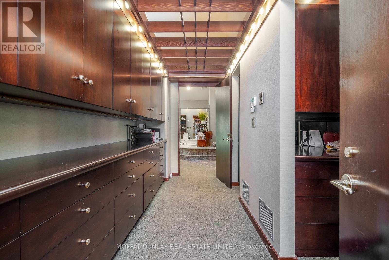 Photo 25 of 20 Woodsend Crescent, Aurora ON