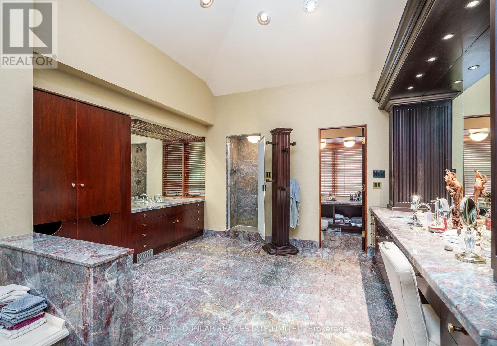 Photo 26 of 20 Woodsend Crescent, Aurora ON