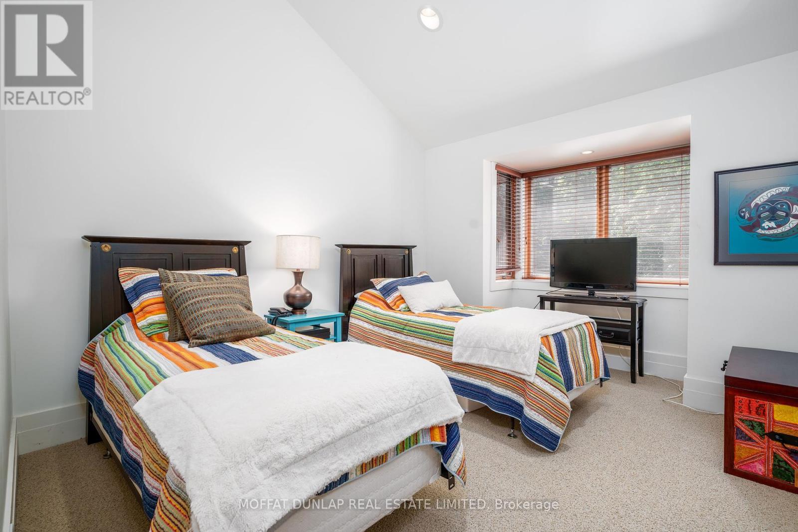 Photo 29 of 20 Woodsend Crescent, Aurora ON