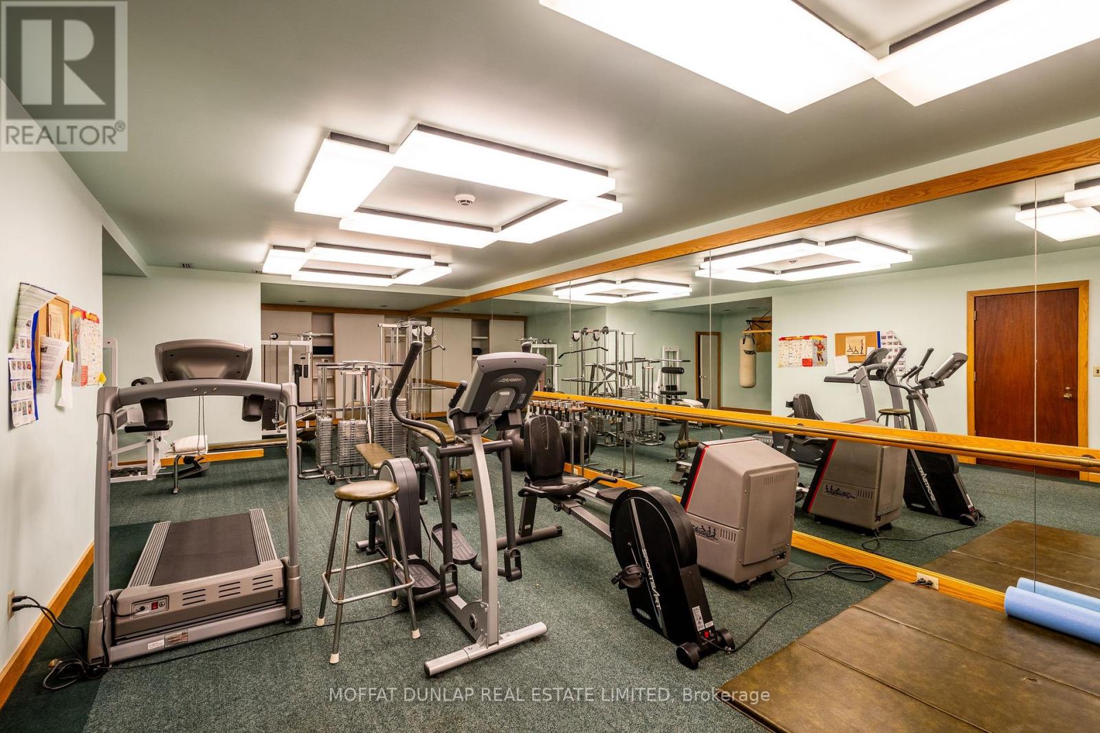 Photo 39 of 20 Woodsend Crescent, Aurora ON
