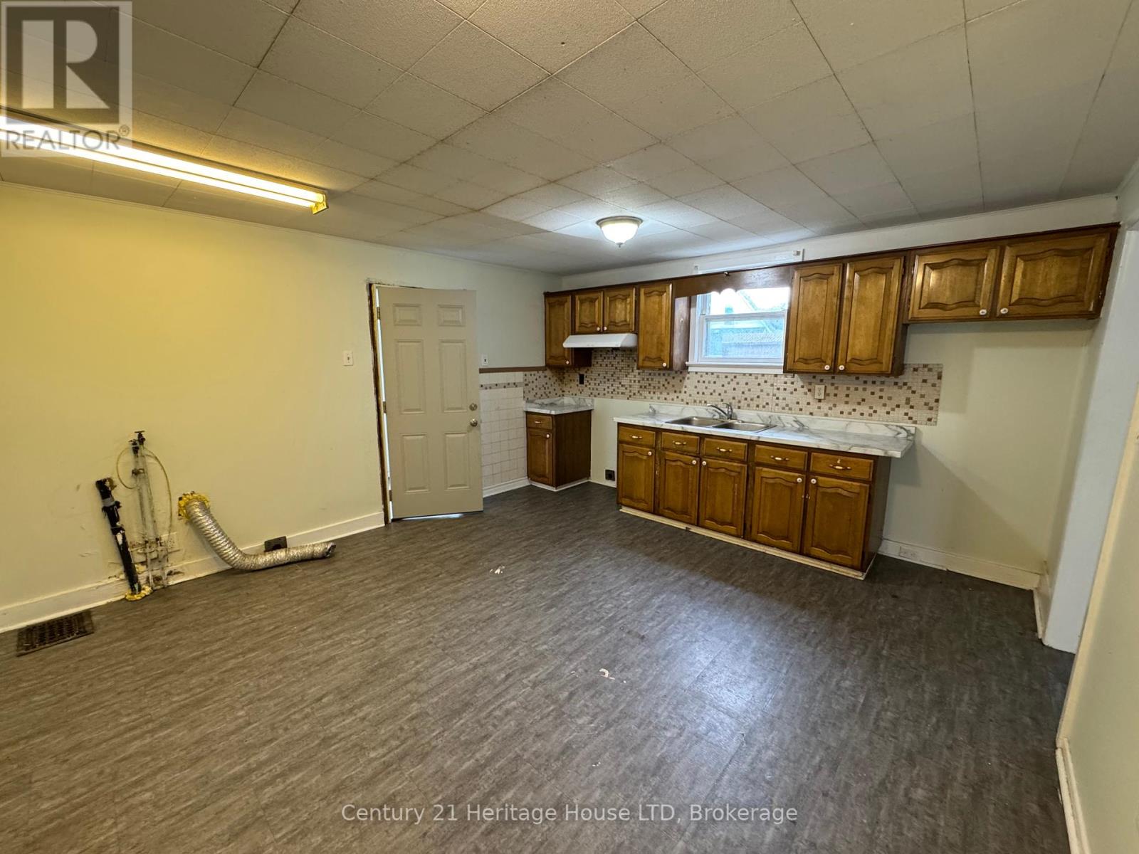 Photo 14 of 4697 Eastwood Crescent, Niagara Falls ON