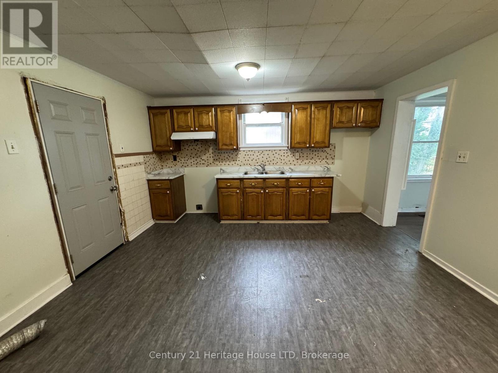 Photo 7 of 4697 Eastwood Crescent, Niagara Falls ON