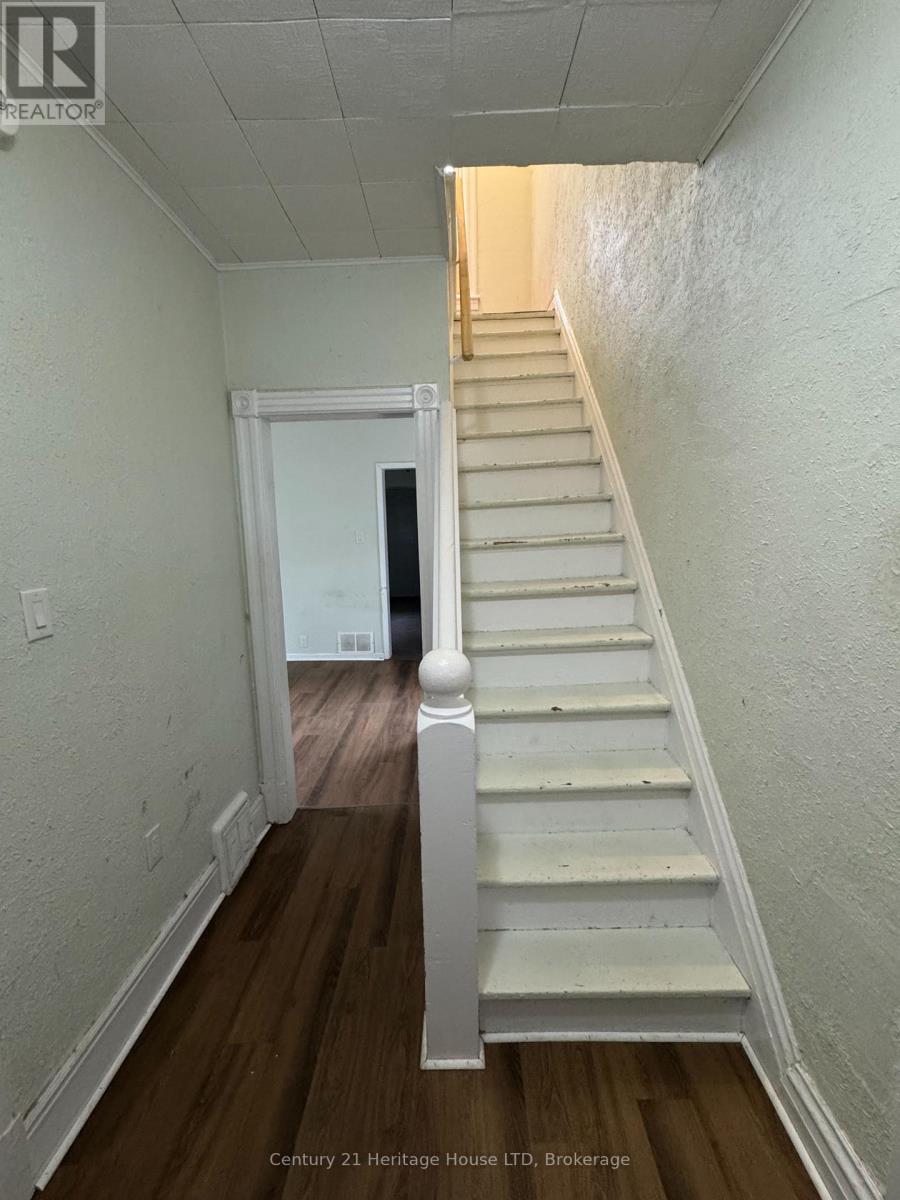 Photo 9 of 4697 Eastwood Crescent, Niagara Falls ON
