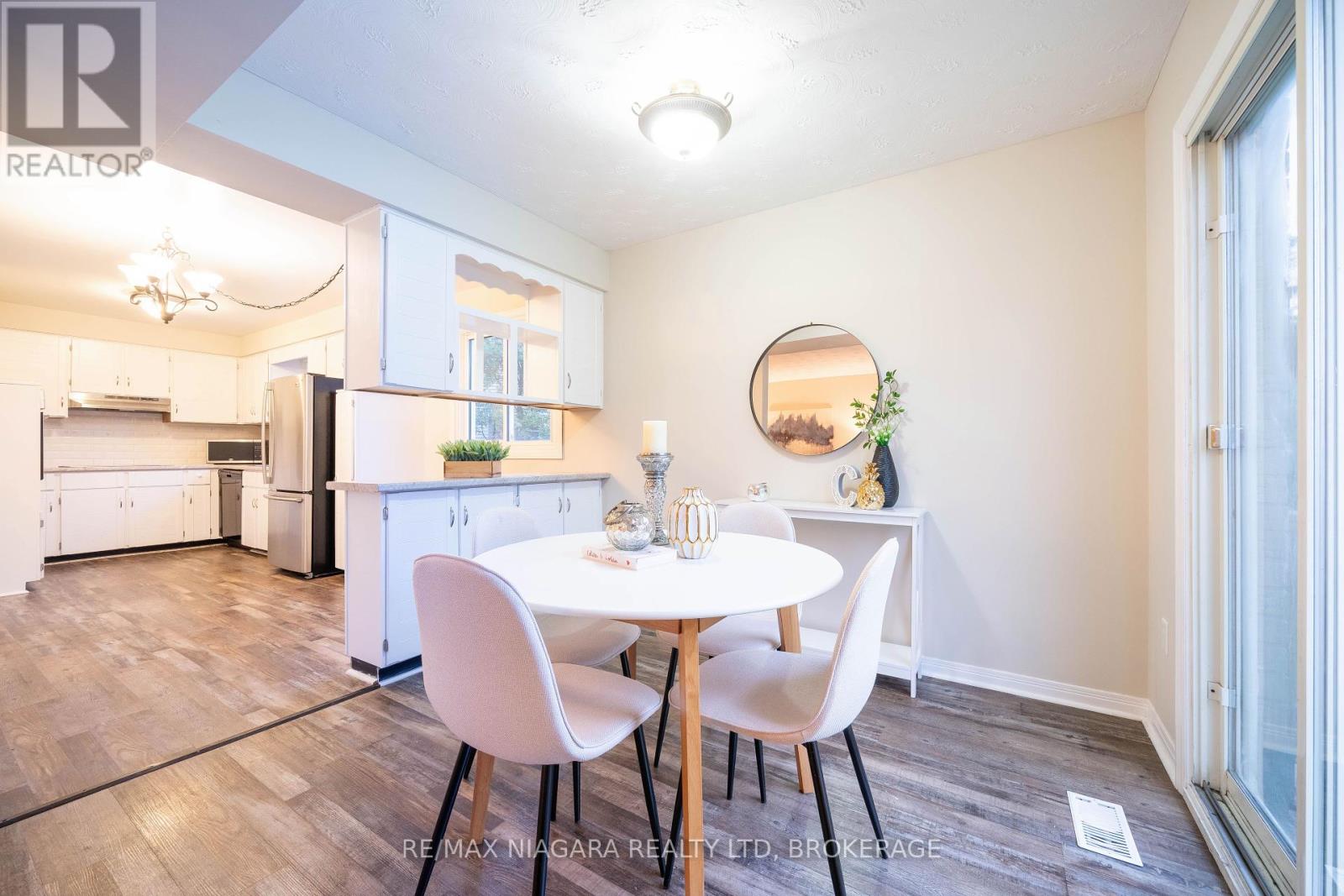 Photo 24 of 36 Baxter Crescent, Thorold ON