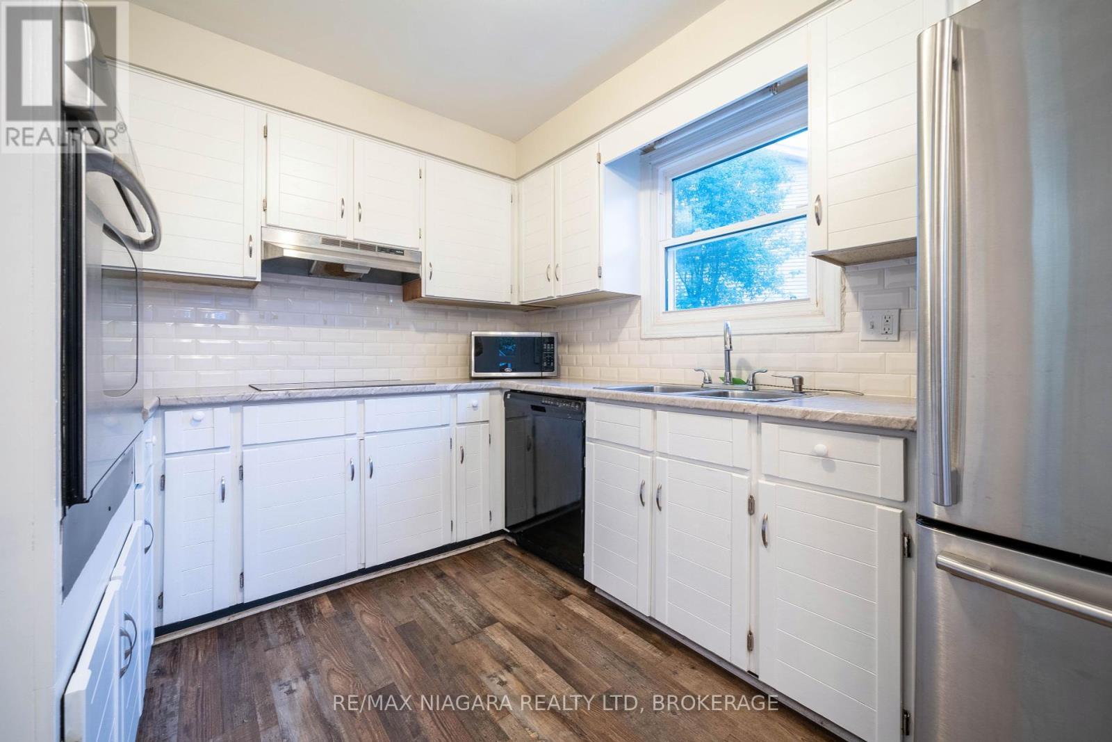 Photo 43 of 36 Baxter Crescent, Thorold ON