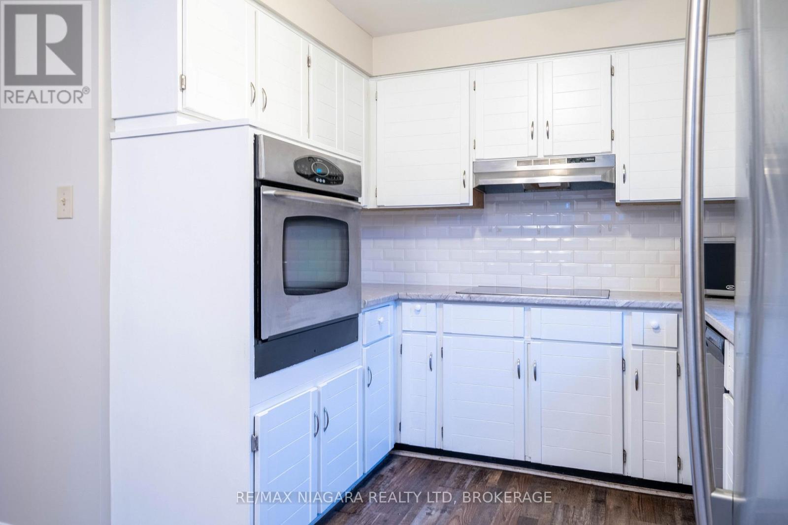 Photo 15 of 36 Baxter Crescent, Thorold ON