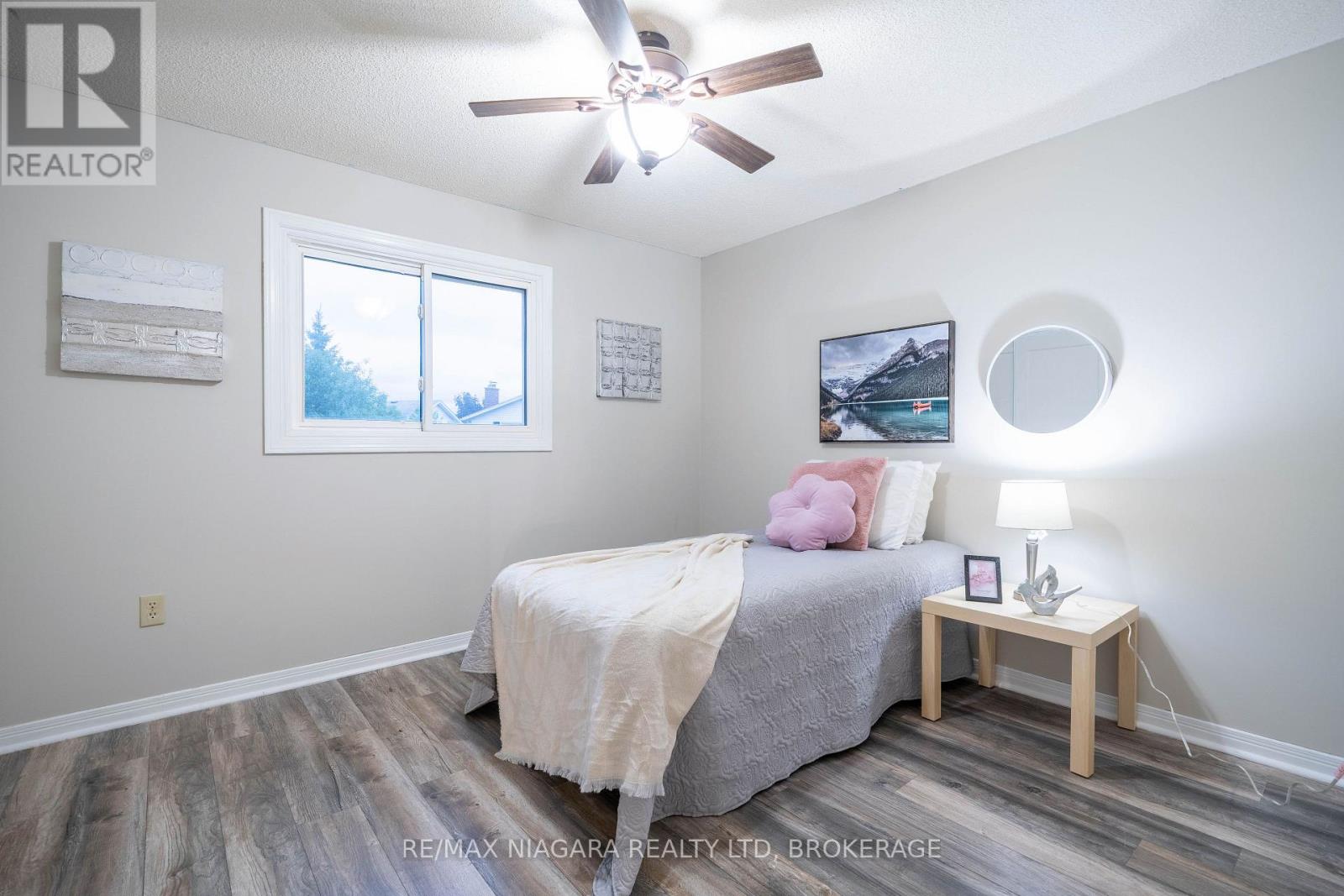 Photo 35 of 36 Baxter Crescent, Thorold ON