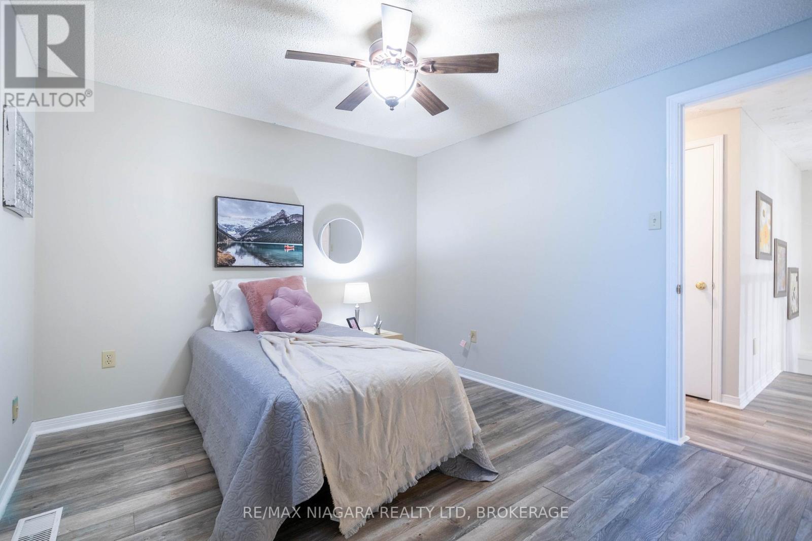 Photo 5 of 36 Baxter Crescent, Thorold ON