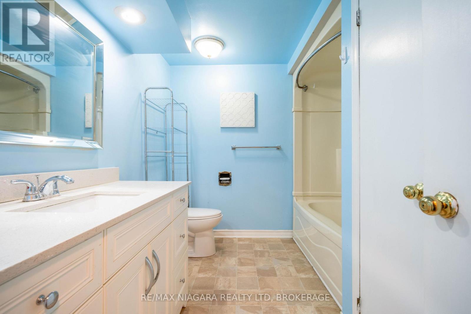 Photo 23 of 36 Baxter Crescent, Thorold ON