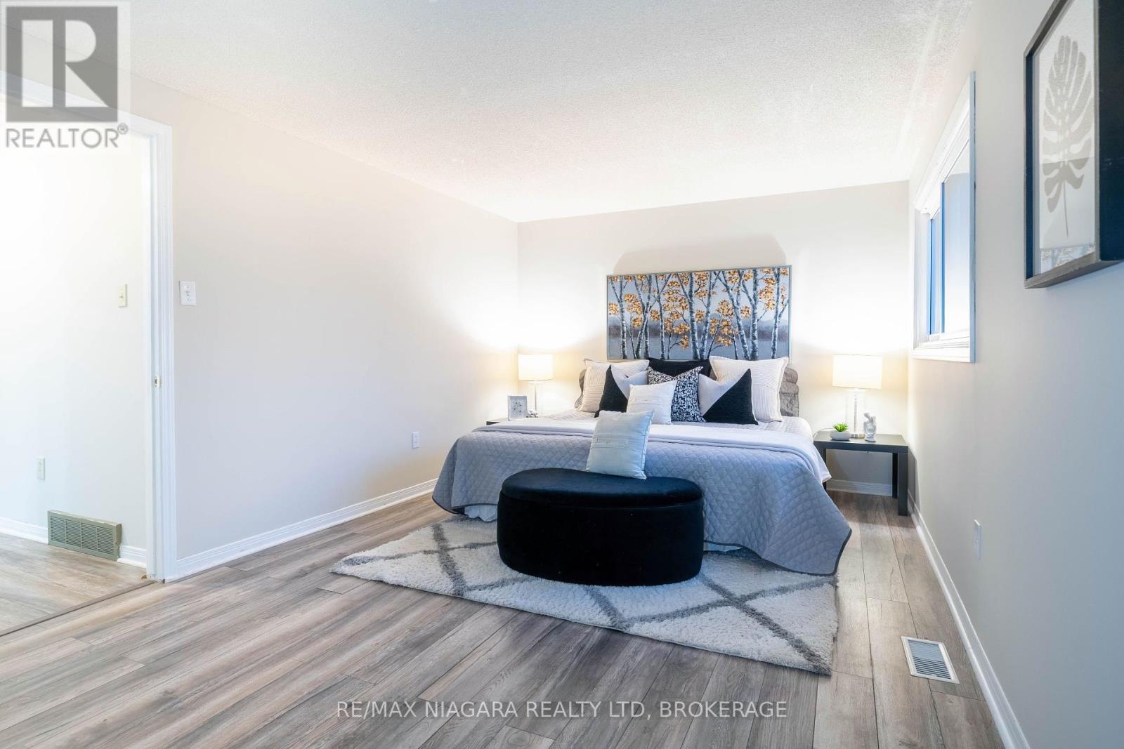 Photo 28 of 36 Baxter Crescent, Thorold ON