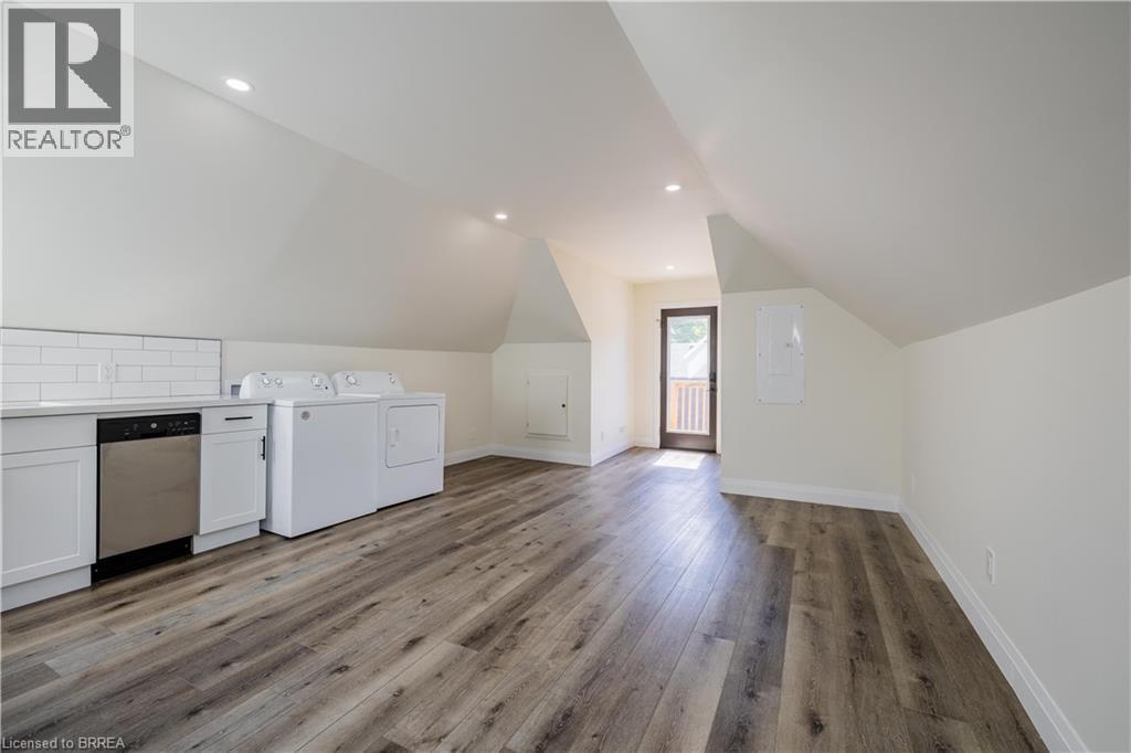 Photo 5 of 753 Colborne Street E Unit Upper, Brantford ON