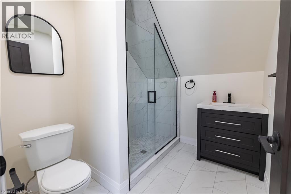 Photo 2 of 753 Colborne Street E Unit Upper, Brantford ON