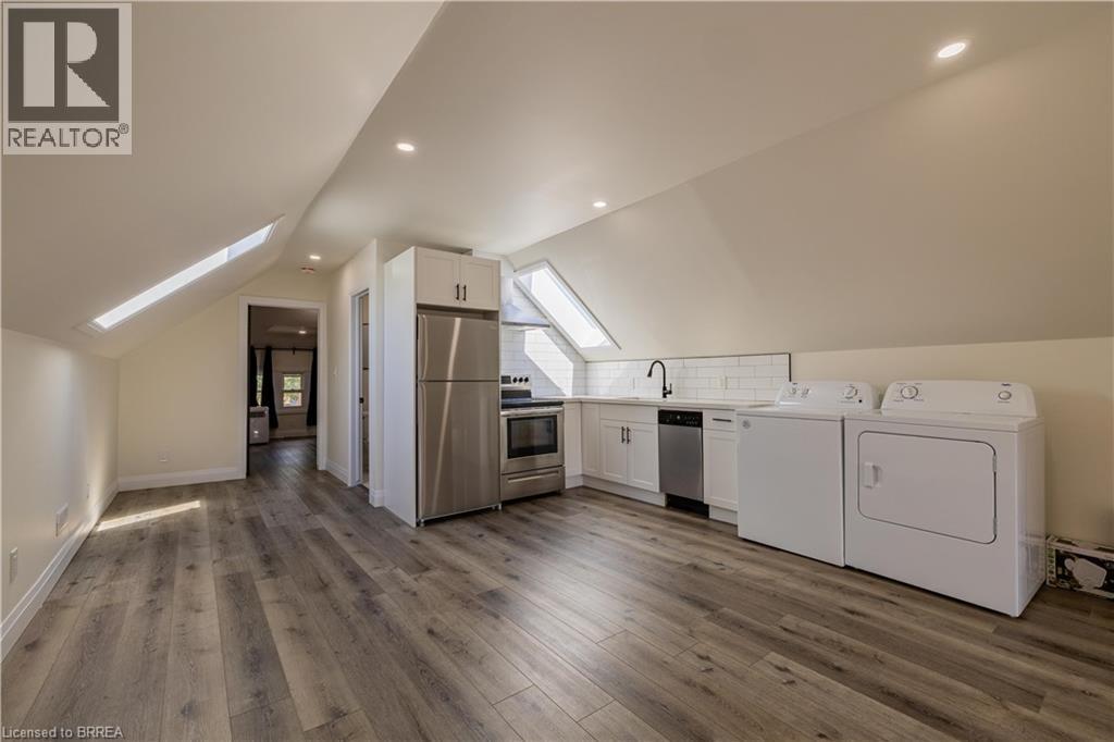 Photo 3 of 753 Colborne Street E Unit Upper, Brantford ON