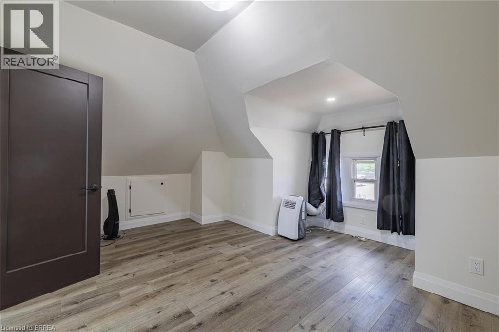 Photo 4 of 753 Colborne Street E Unit Upper, Brantford ON