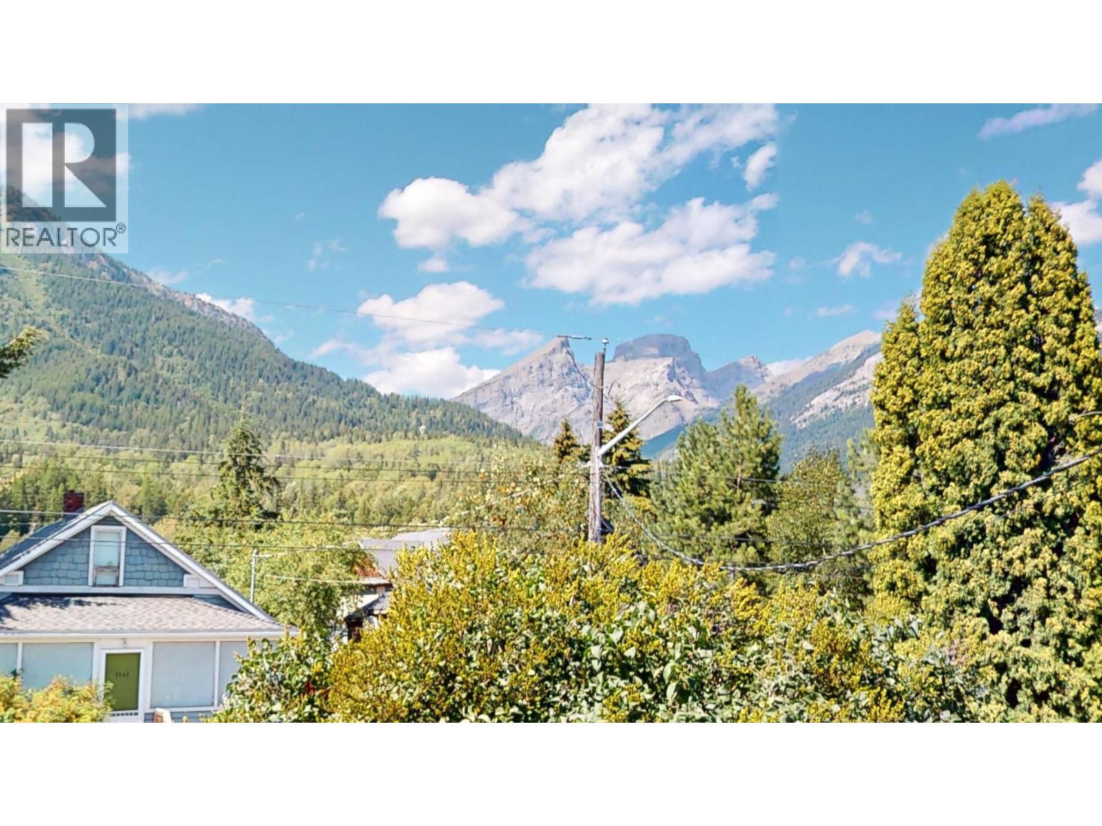 Photo 24 of 1142 10 Avenue, Fernie BC