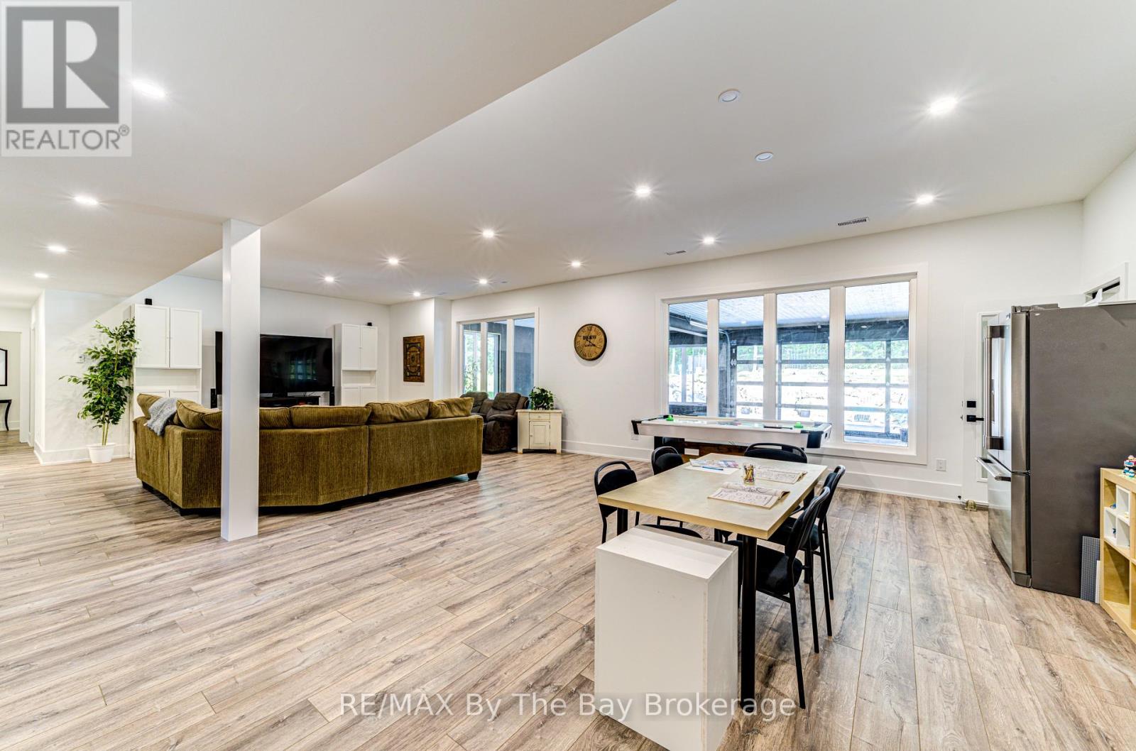 Photo 4 of 95 Spruce Street, Tiny ON