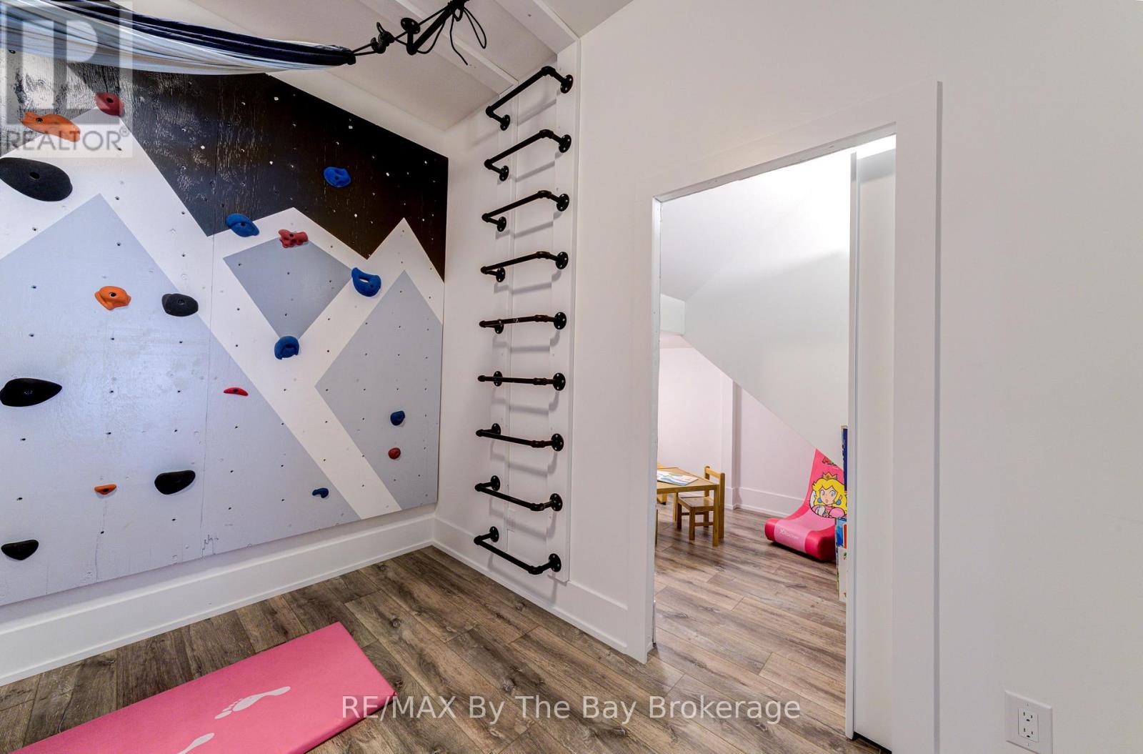 Photo 23 of 95 Spruce Street, Tiny ON