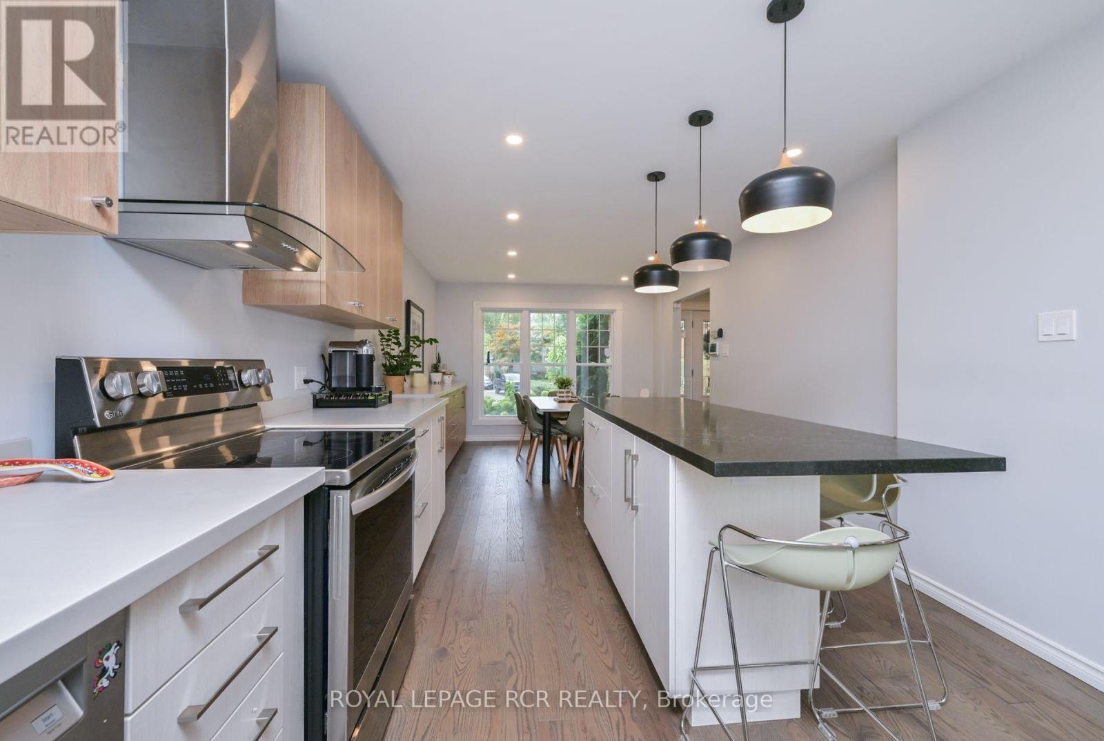 Photo 11 of 230 Beechfield Crescent, Orangeville ON