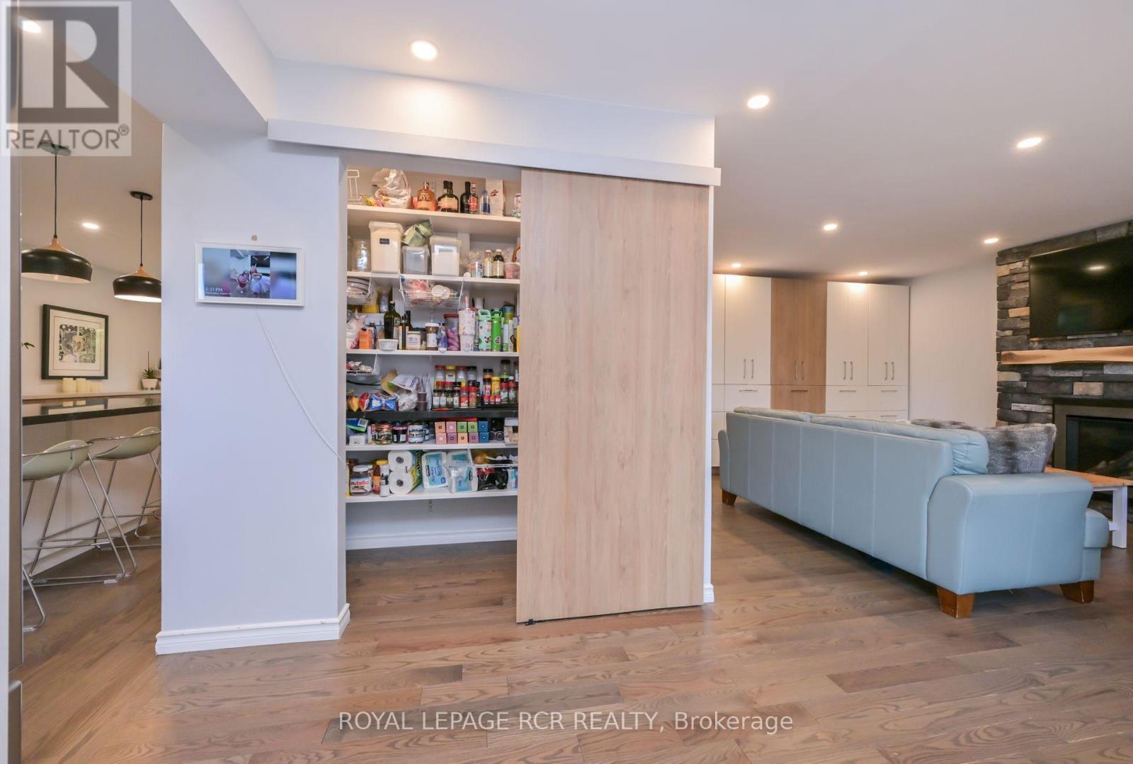 Photo 17 of 230 Beechfield Crescent, Orangeville ON