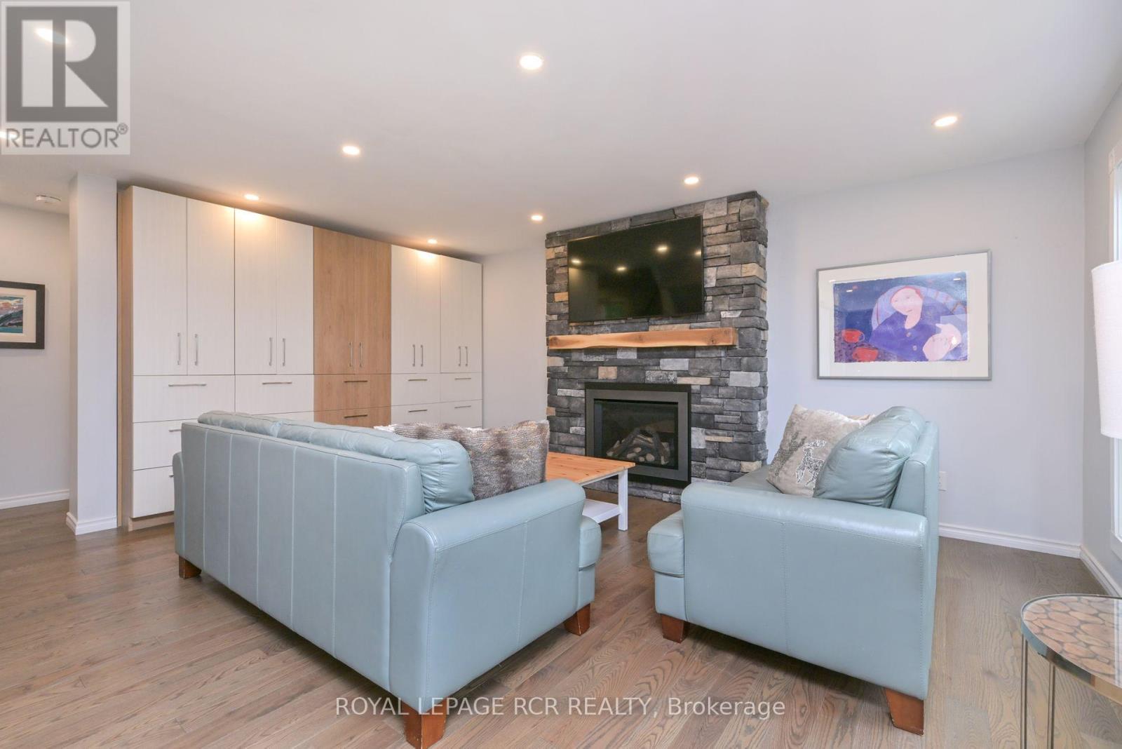 Photo 22 of 230 Beechfield Crescent, Orangeville ON