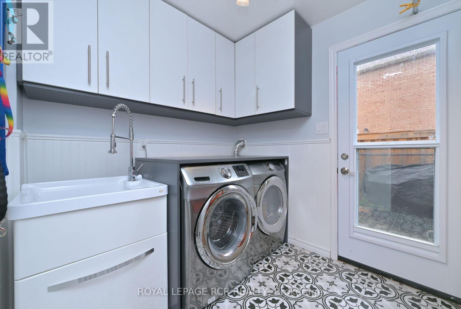 Photo 20 of 230 Beechfield Crescent, Orangeville ON